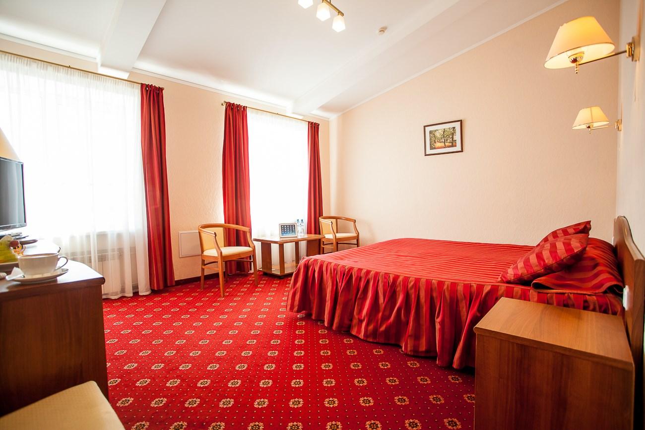 Апраксин сьют с джакузи на верхнем этаже отеля