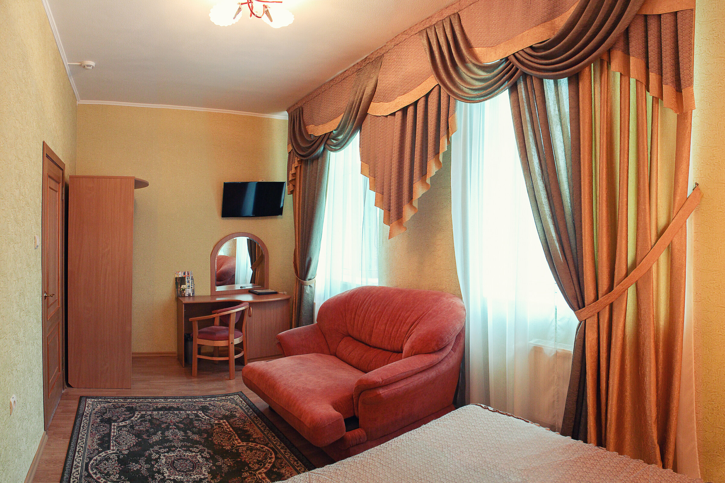 Cемейный номер с собственной ванной комнатой