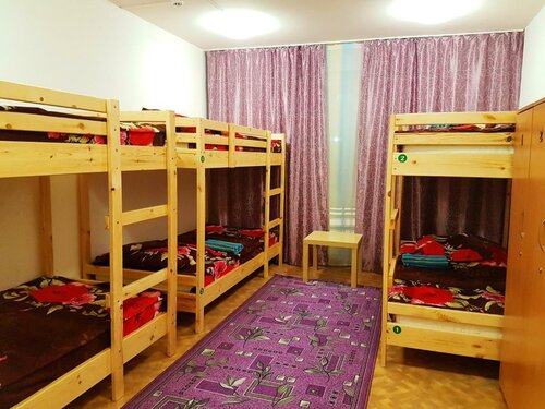 Кровать в 6-местном общем номере в Уют