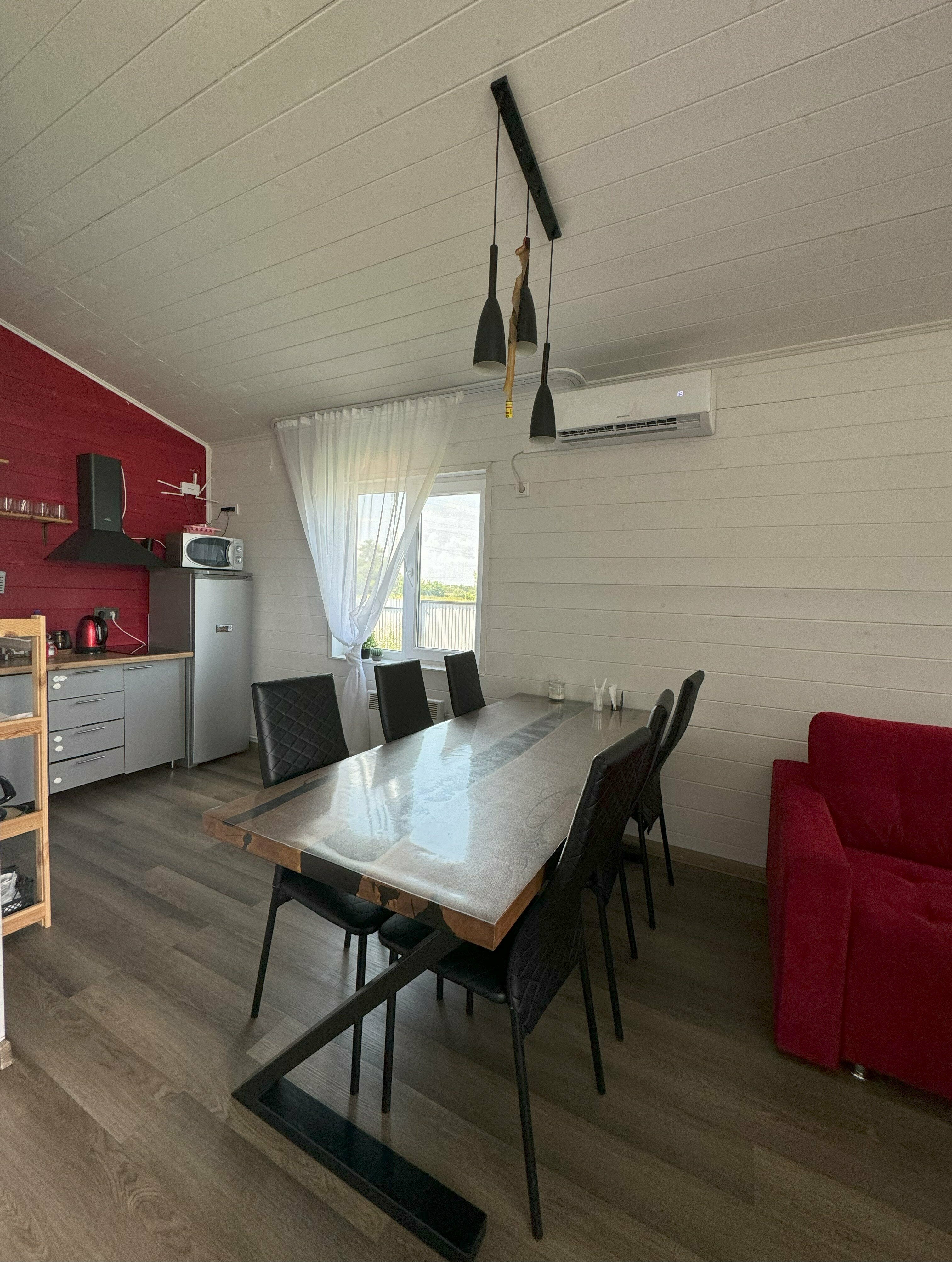 Дом с видом на озеро