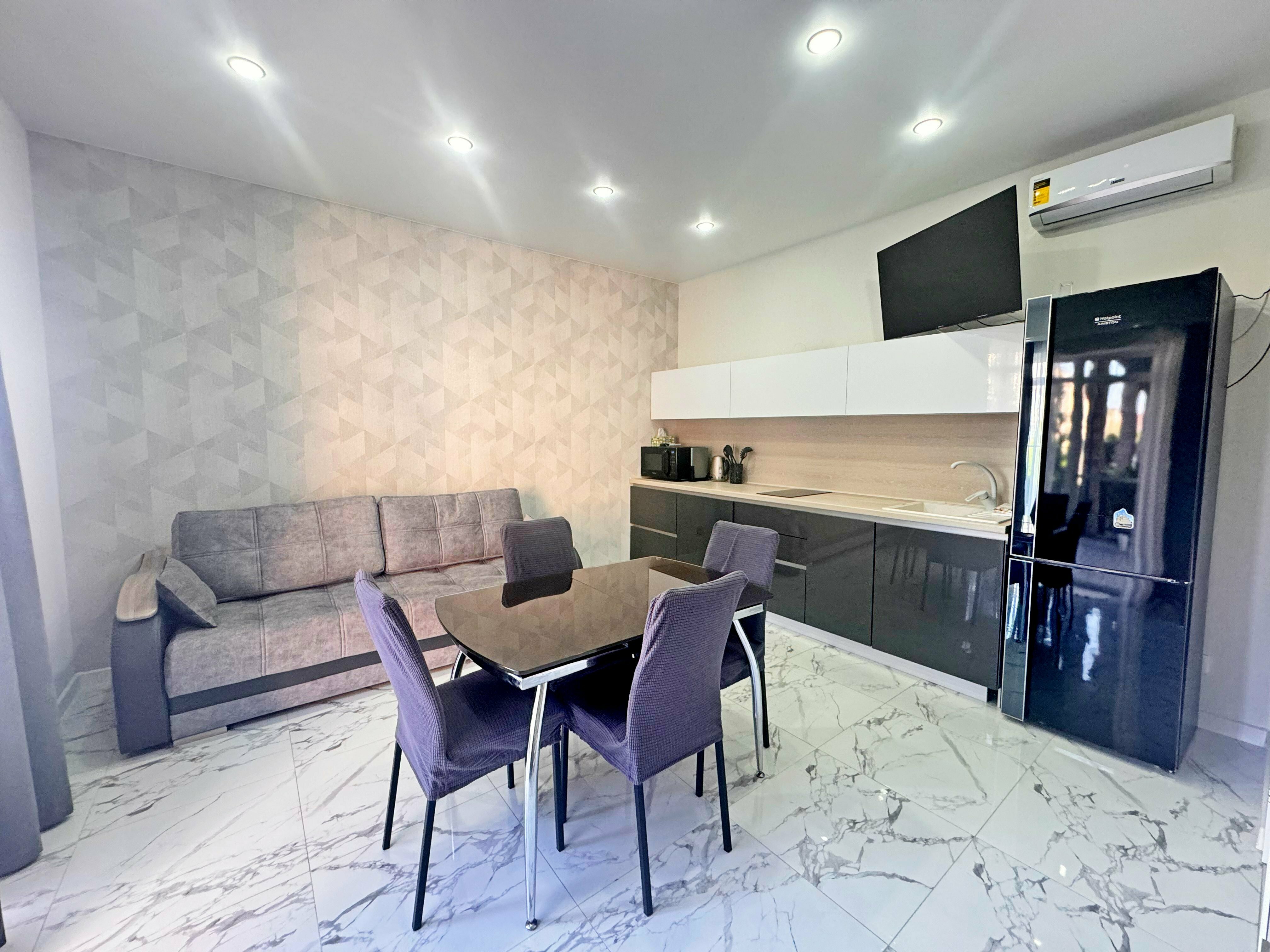 Дом с балконом