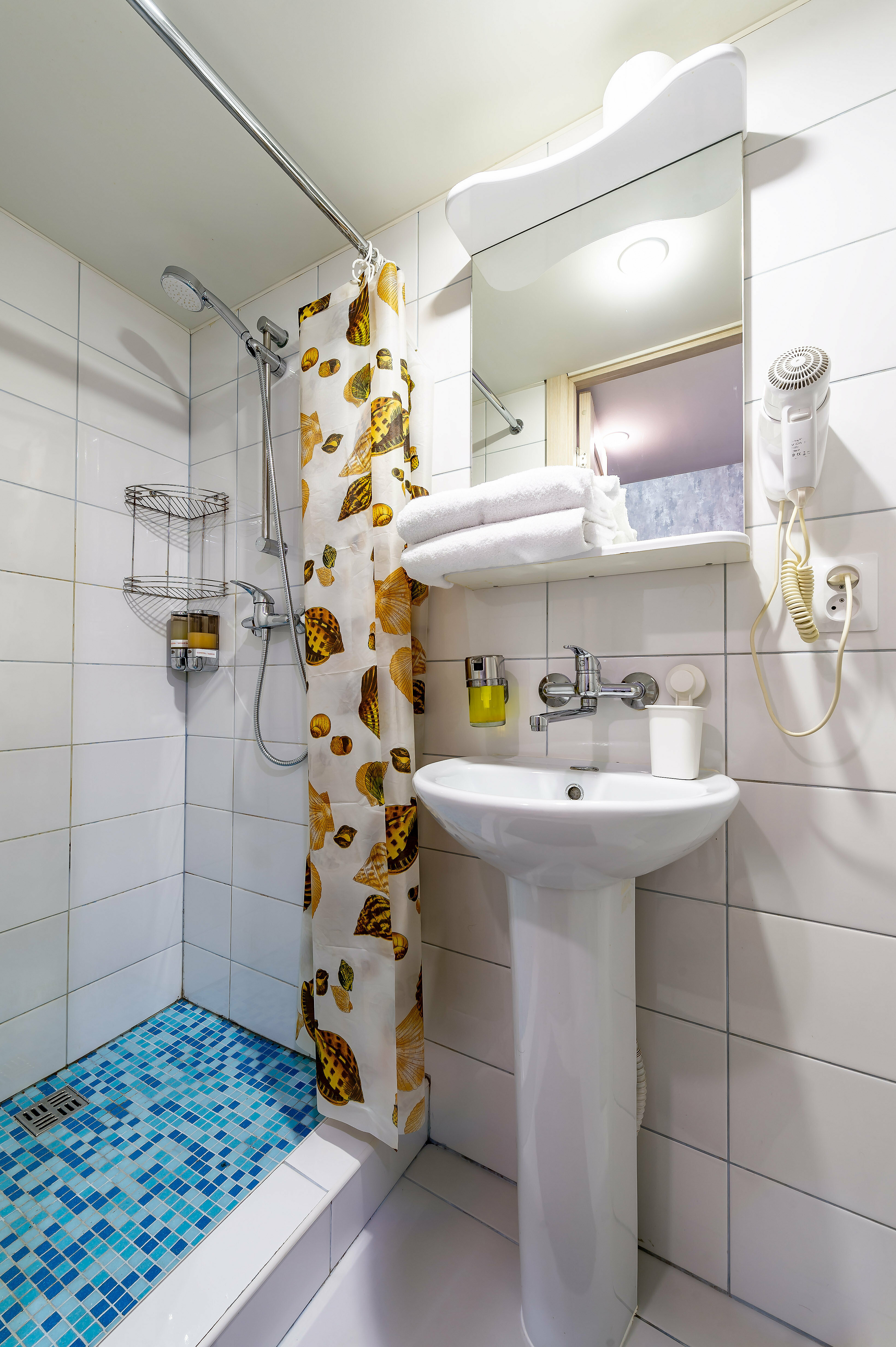 Четырёхместный номер эконом без окна