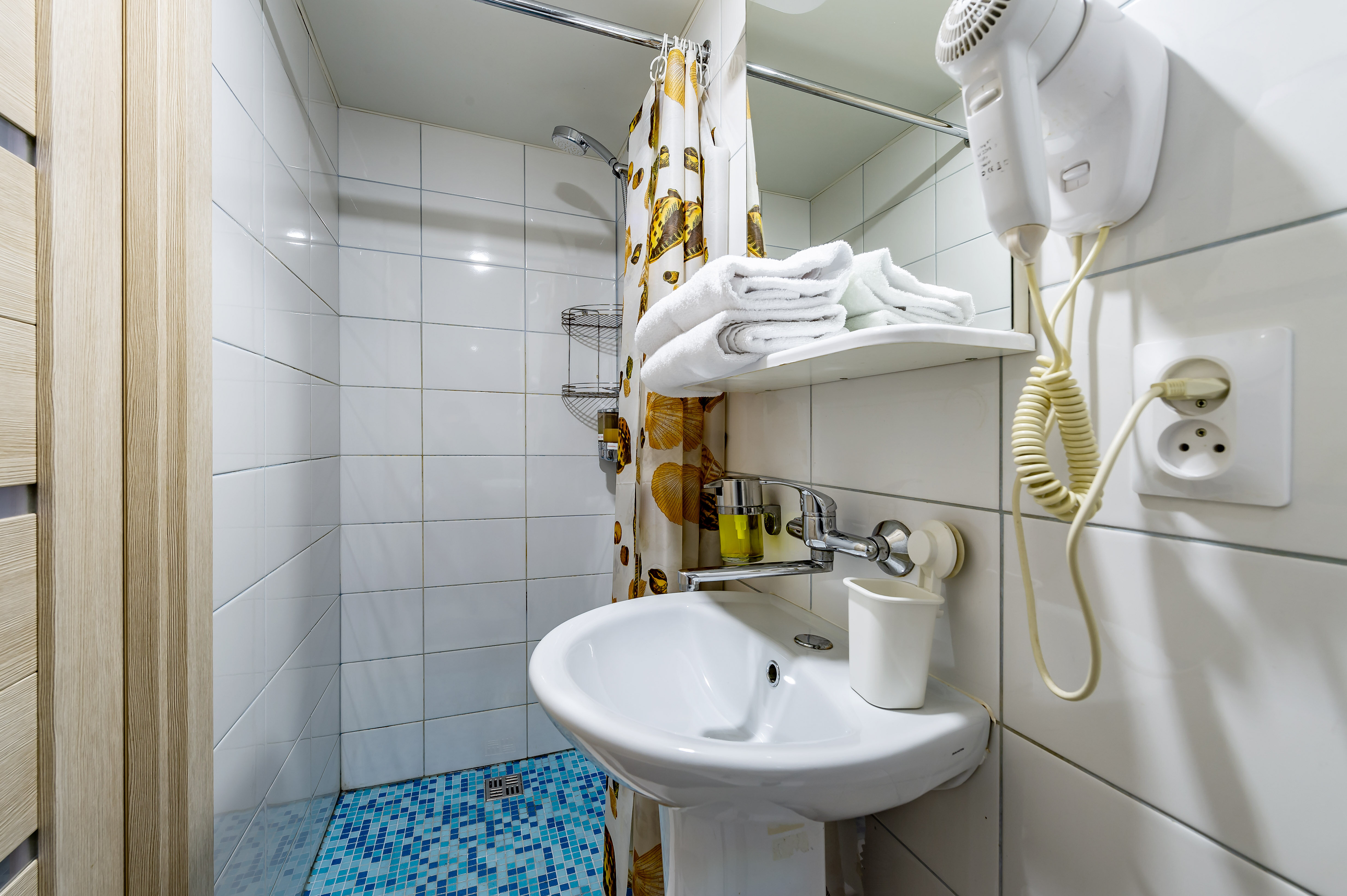 Четырёхместный номер эконом без окна