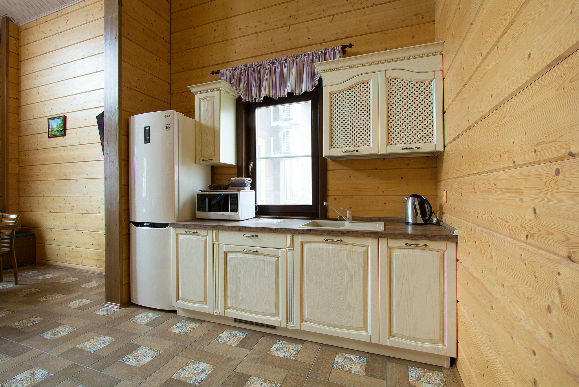 Коттедж с балконом