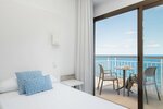 Двухместный номер с 1 двуспальной кроватью, балкон (Front Sea View) в Hotel Atolon