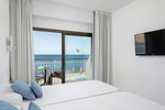Двухместный номер с 1 двуспальной кроватью, балкон (Front Sea View) в Hotel Atolon