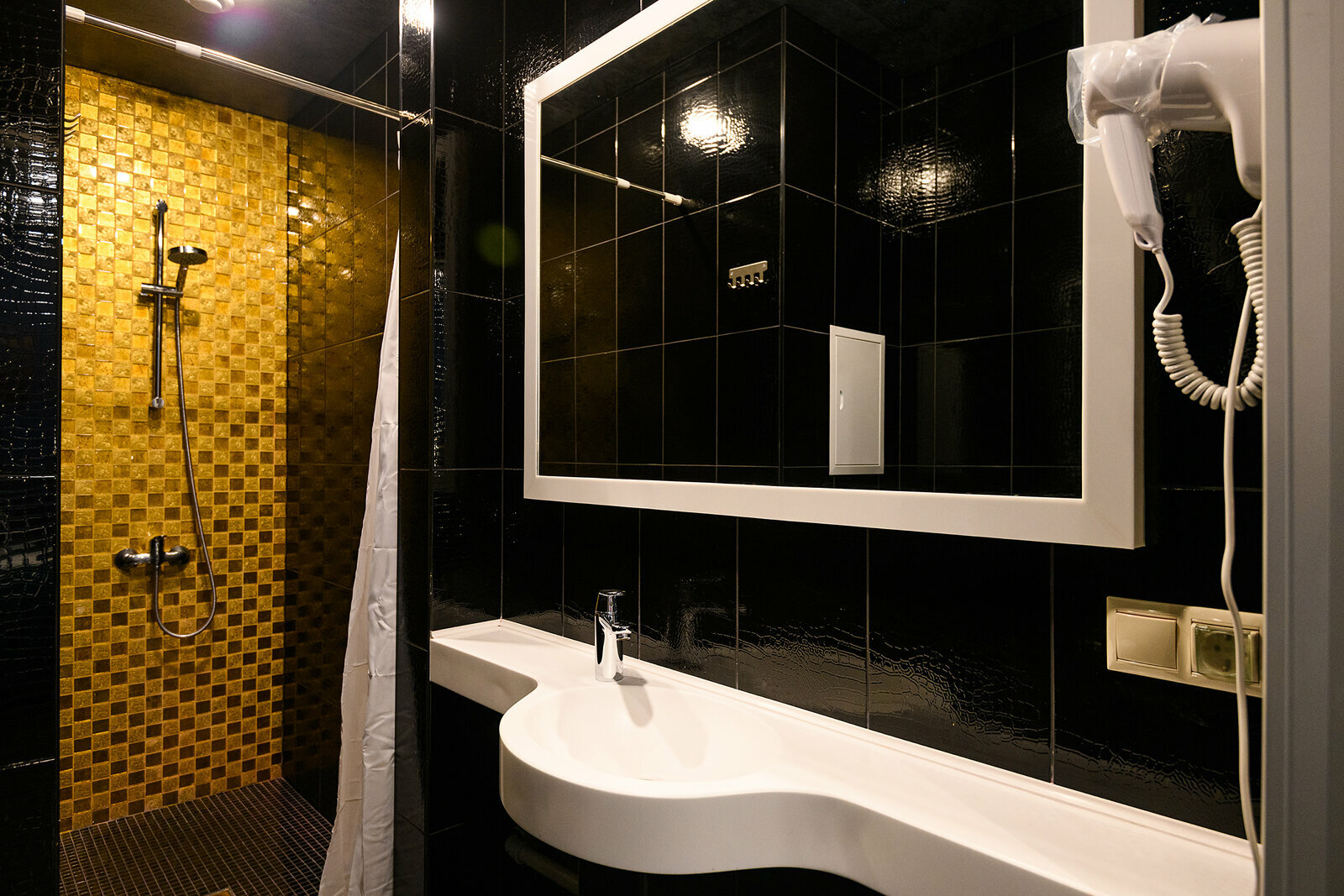 Улучшенный номер с кроватью размера «king-size» или 2 отдельными кроватями без окна