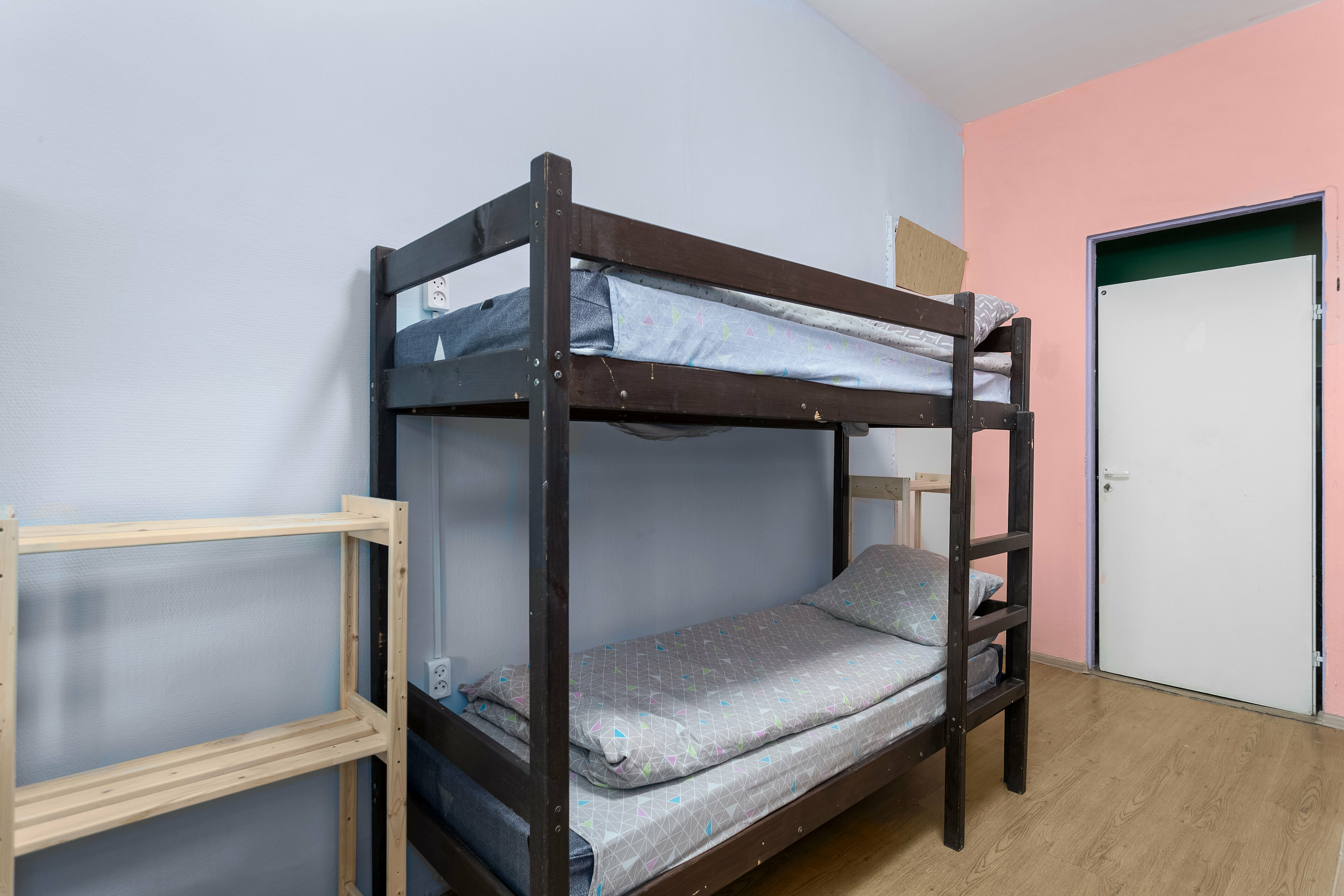 Общий 10-местный номер для мужчин