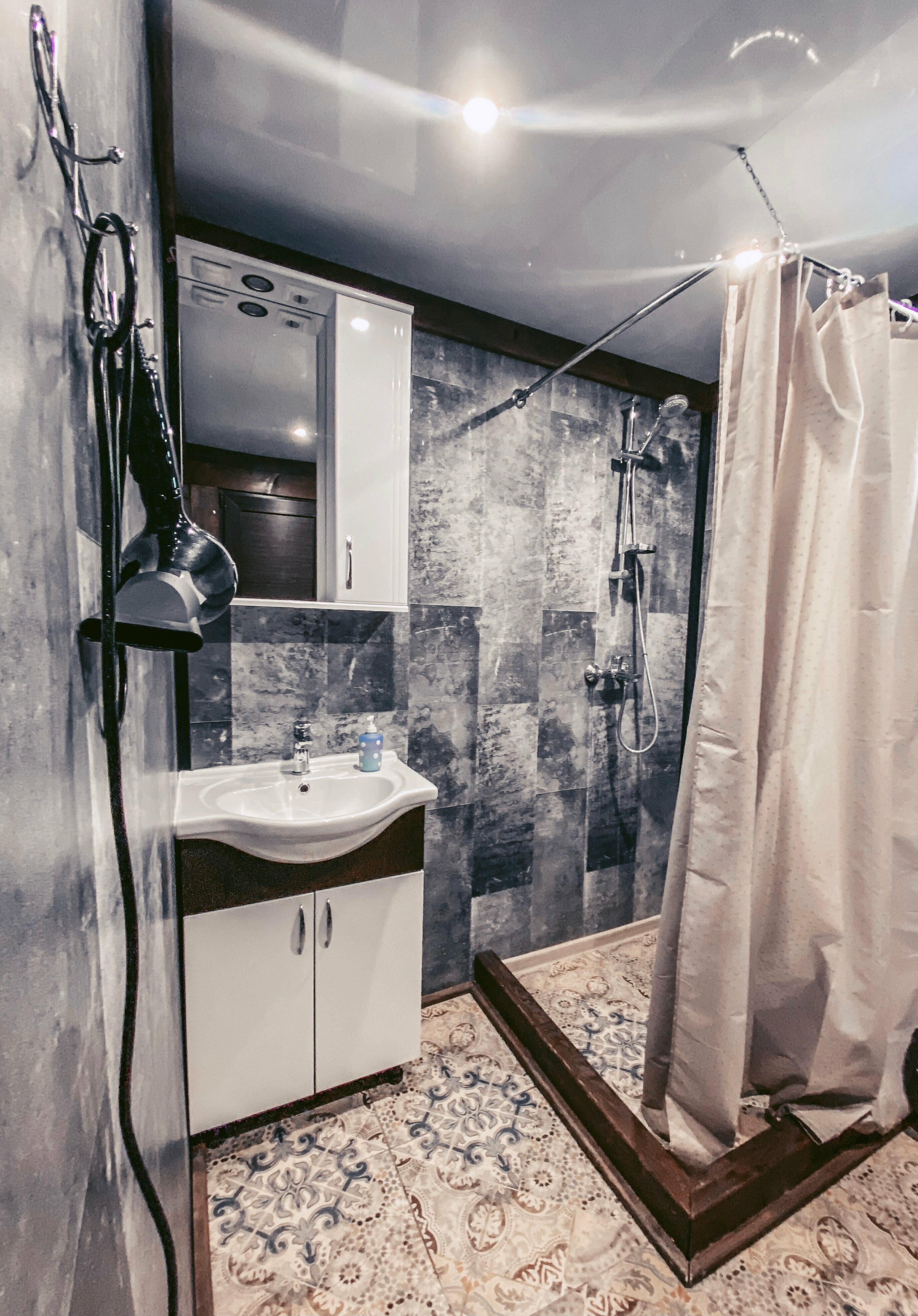 Дом с видом на озеро