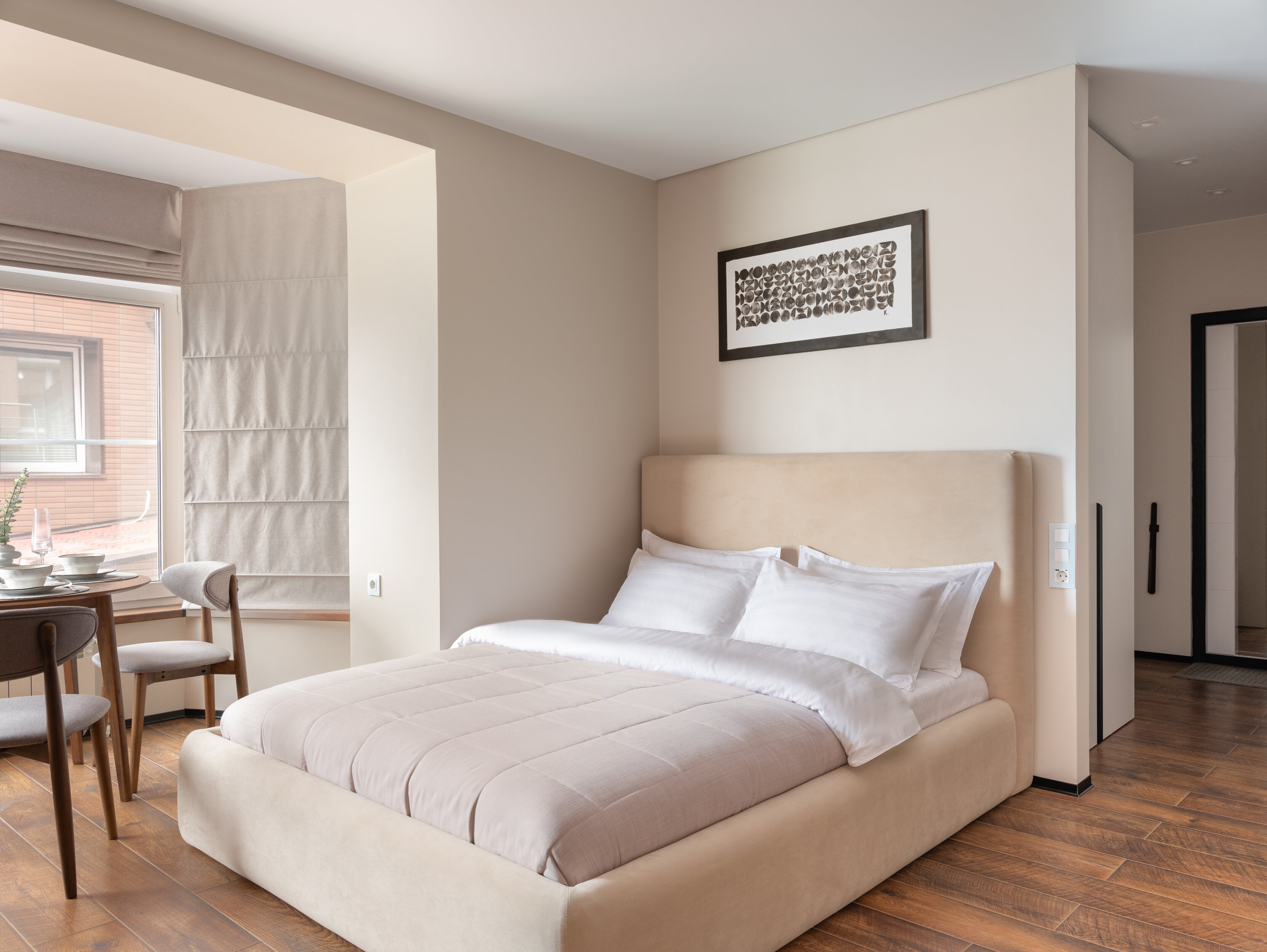 Семейный номер с боковым видом на море