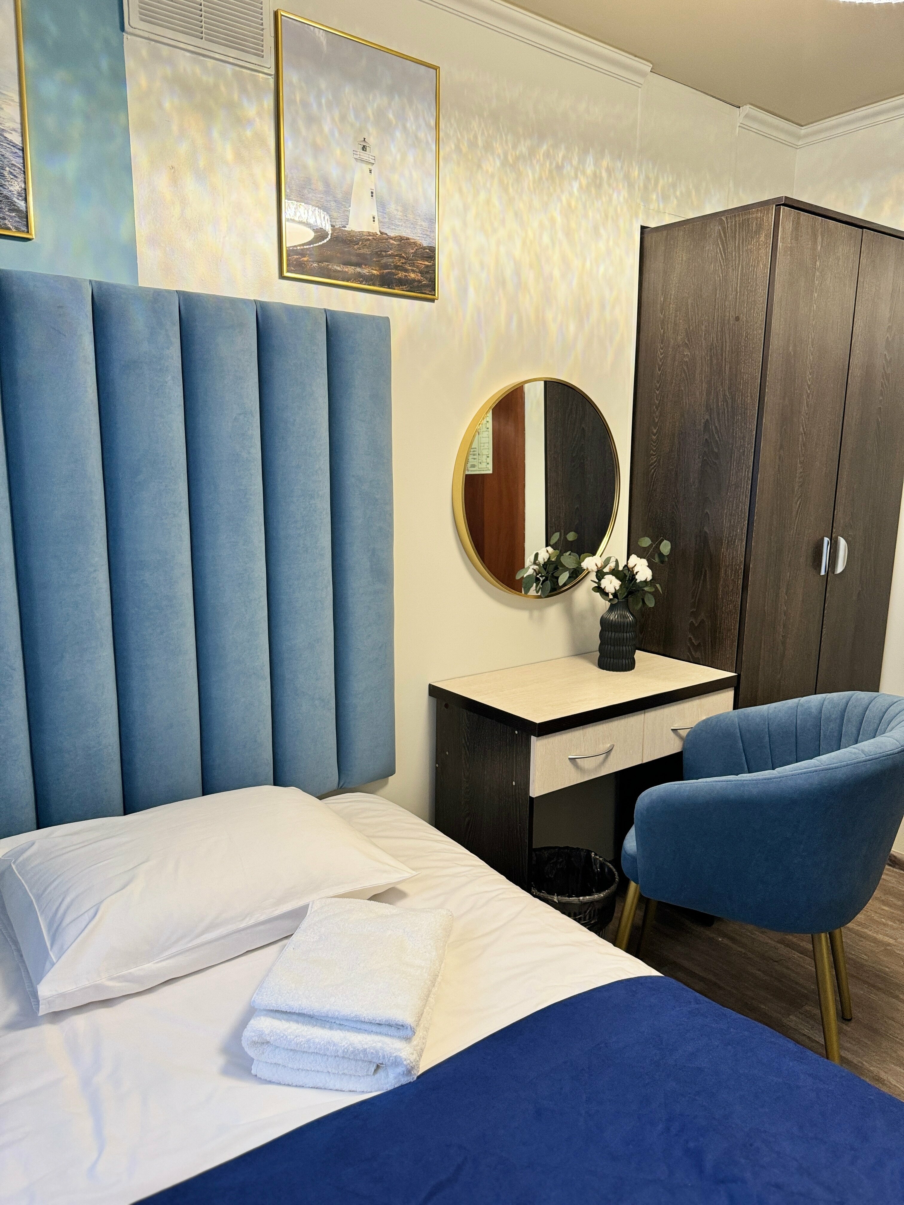 Одноместный номер с общим душем и туалетом