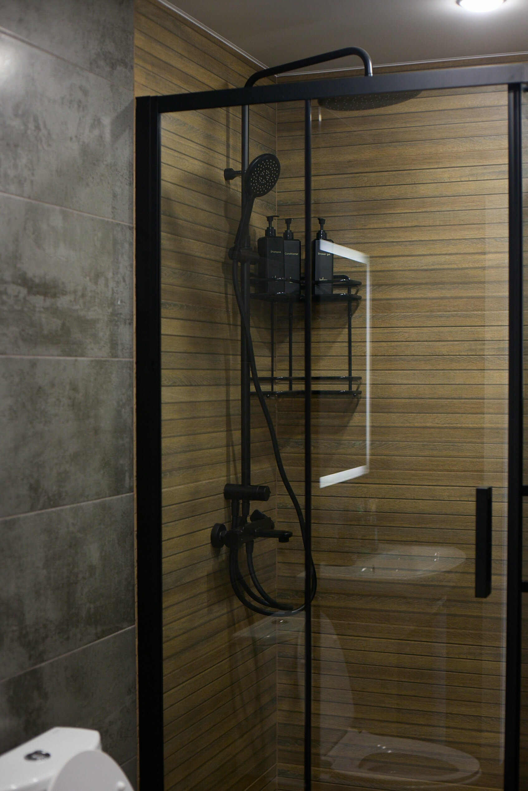 Семейный номер с видом на озеро