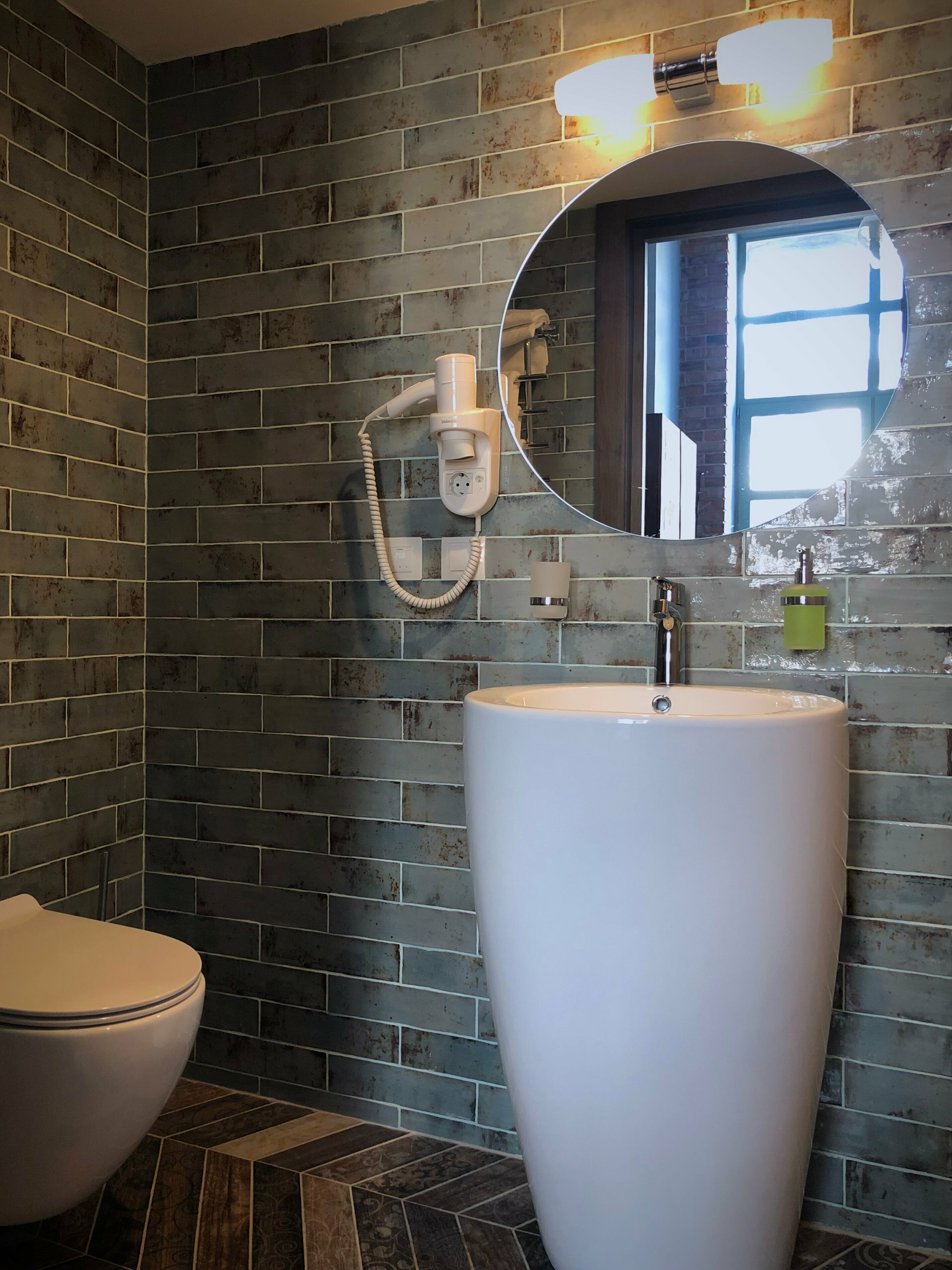 Трехместный номер с душем