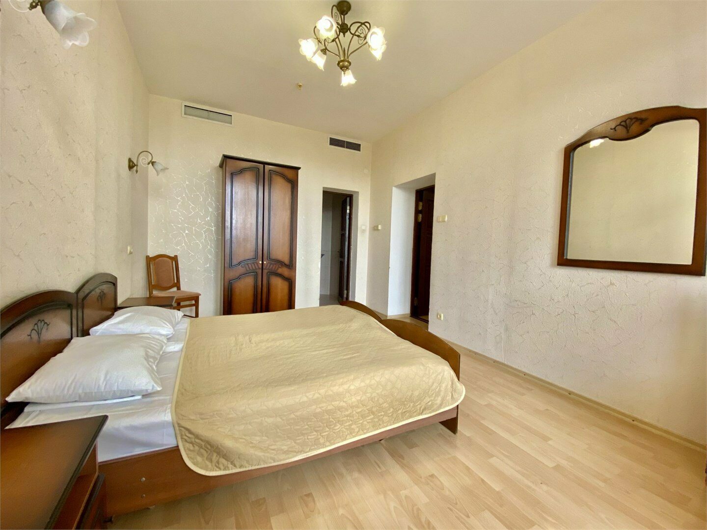 Полулюкс с балконом