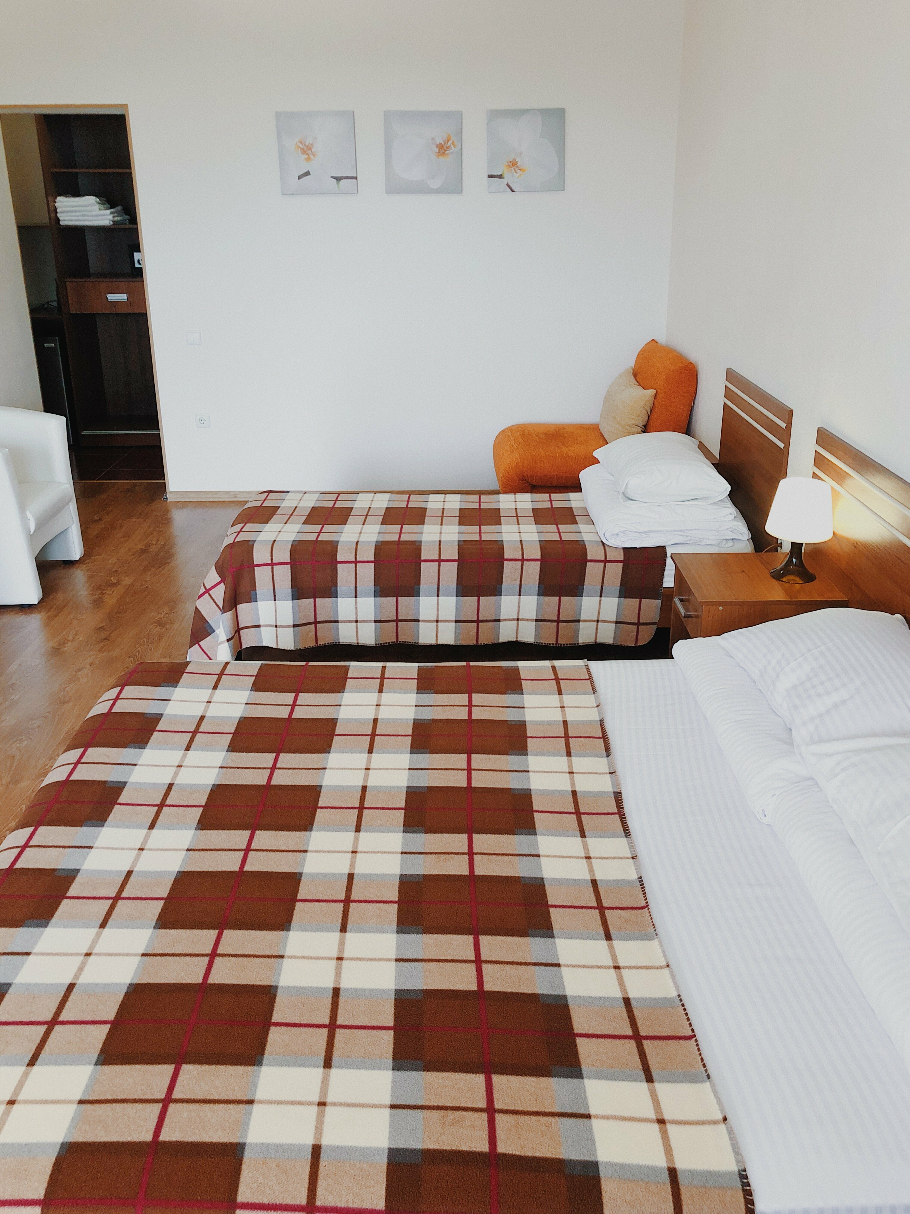 Трехместный номер с балконом