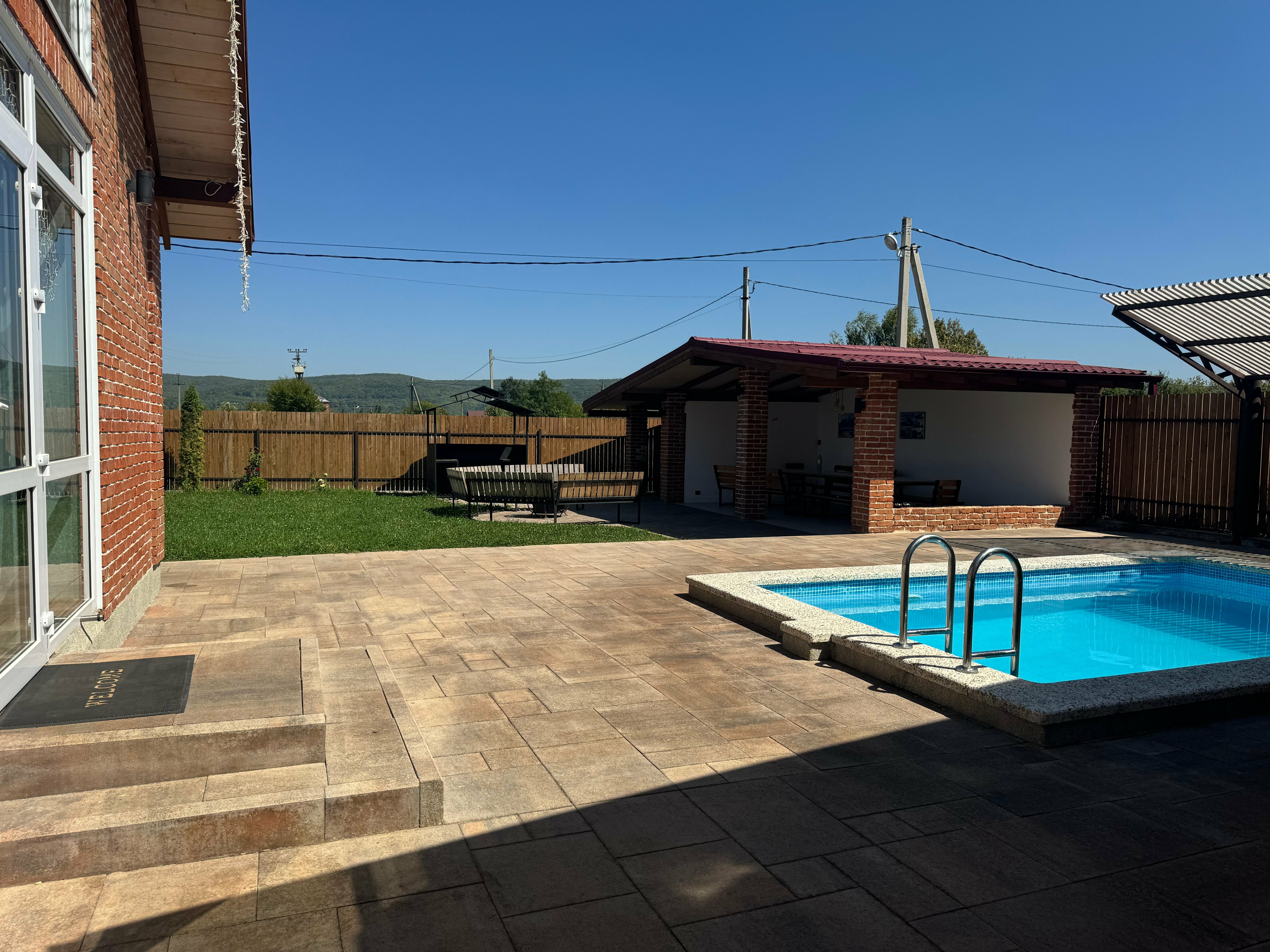 Дом с собственным бассейном