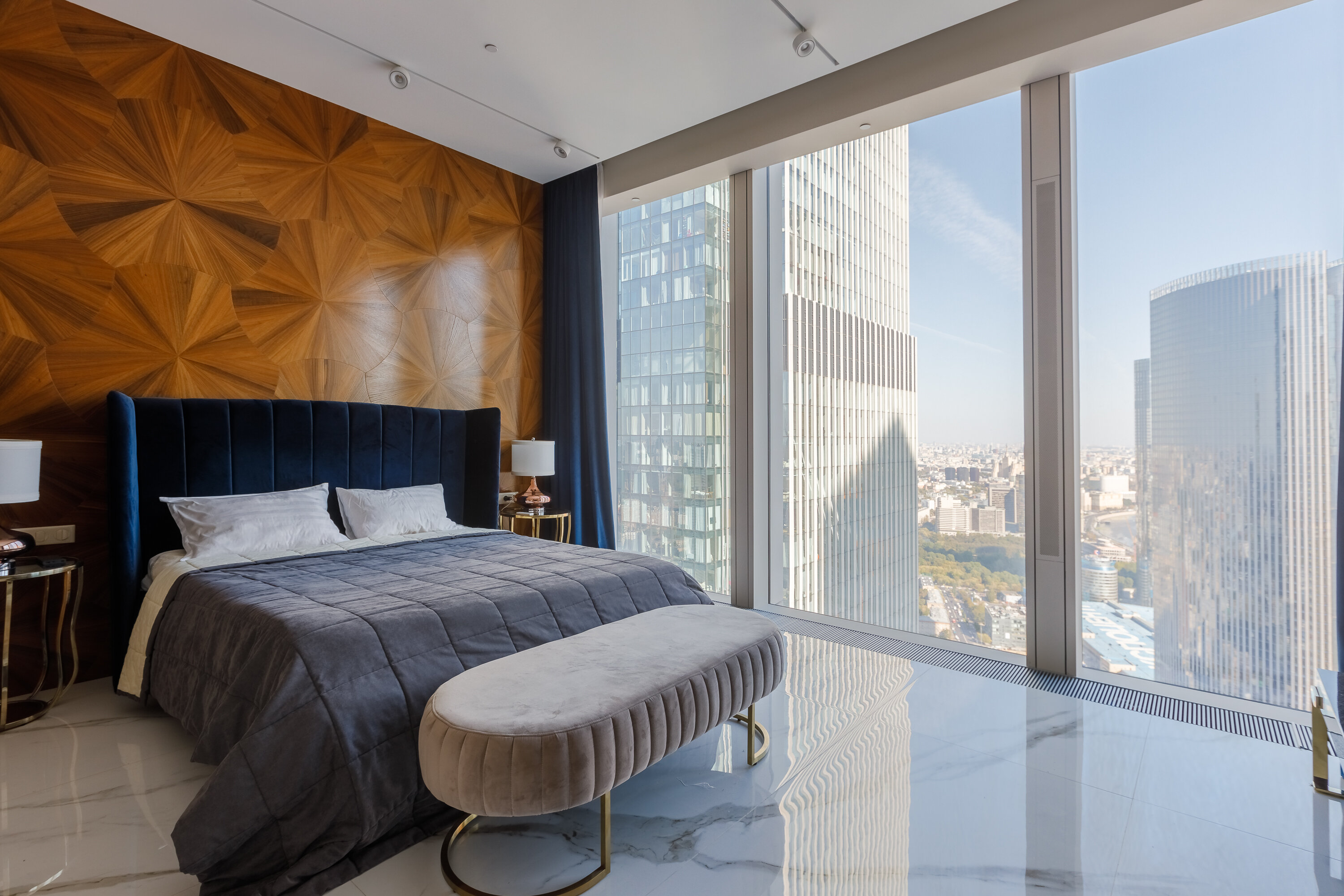 Трехместный номер с видом на город