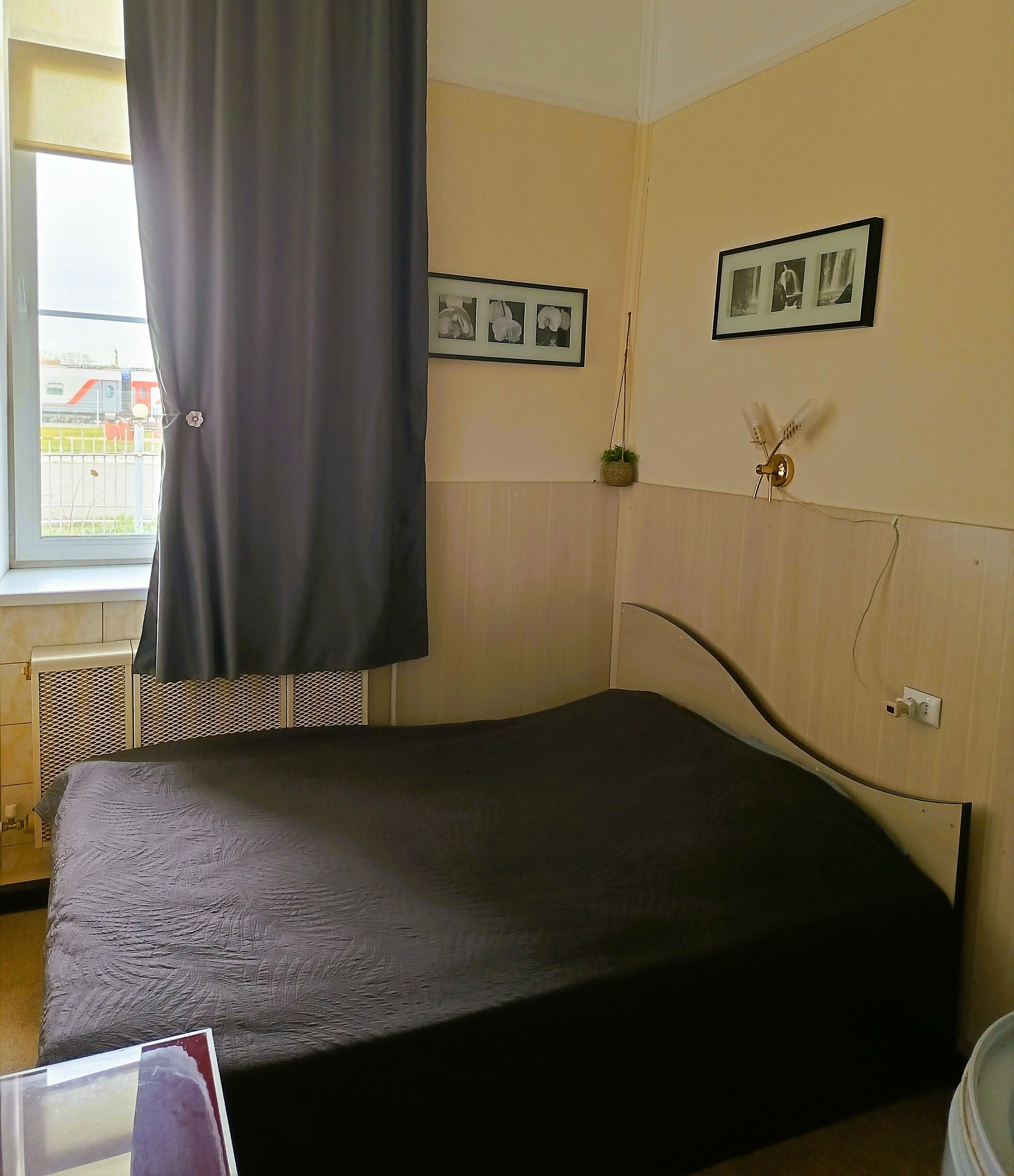 Двухместный номер с 1 кроватью и общим туалетом