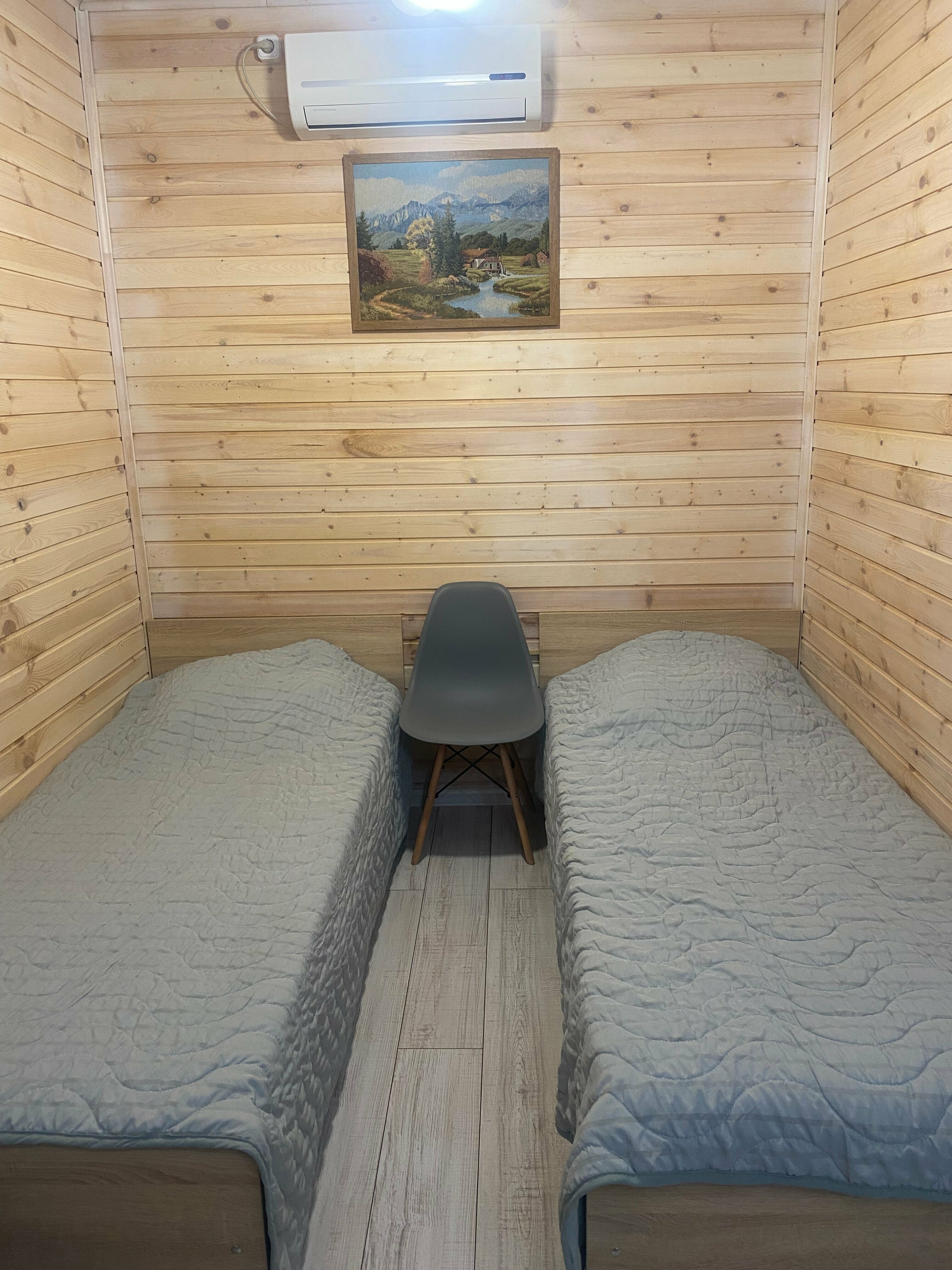 Четырехместный номер с видом на горы