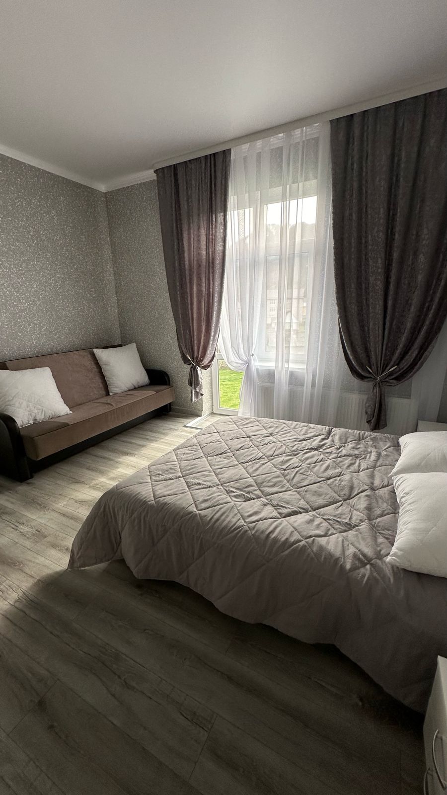 Семейный номер с видом на горы