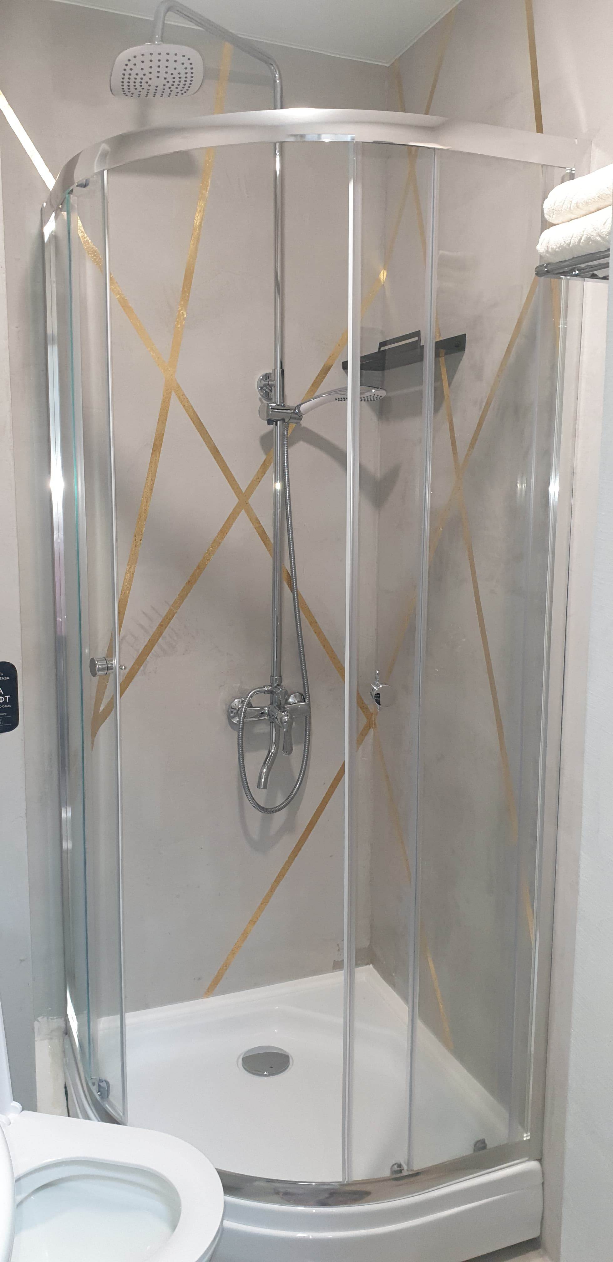 Cемейный номер с собственной ванной комнатой