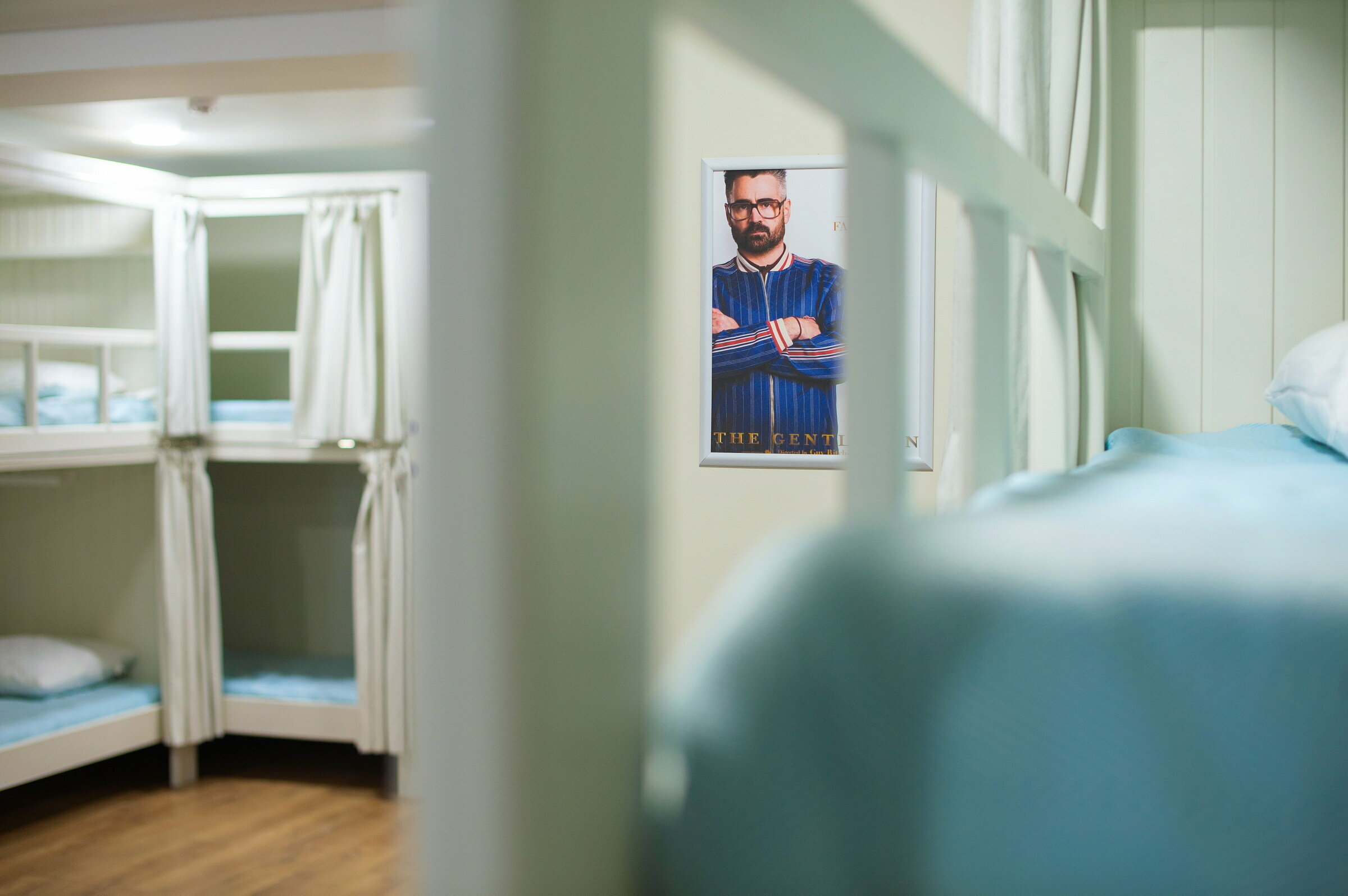 Спальное место на двухъярусной кровати в общем номере для мужчин