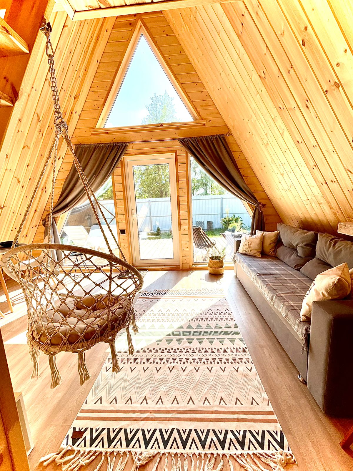 Дом с видом на озеро