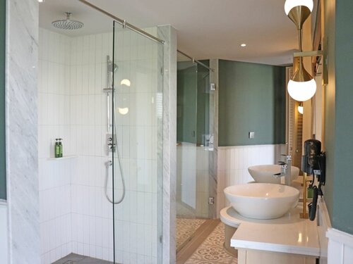 One-Bedroom Grand River View King Suite в The Quarter Chaophraya by Uhg