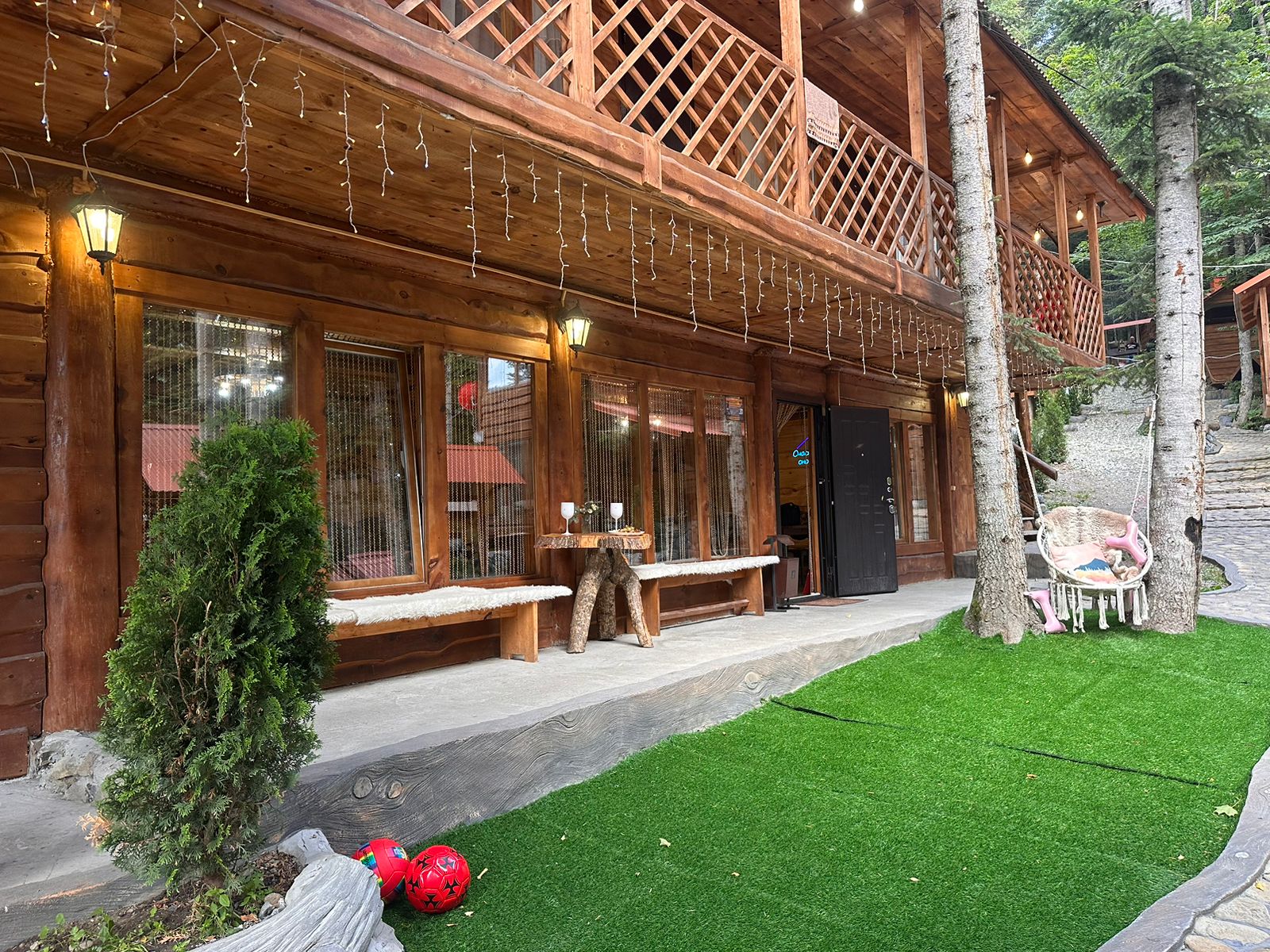 Коттедж с видом на лес