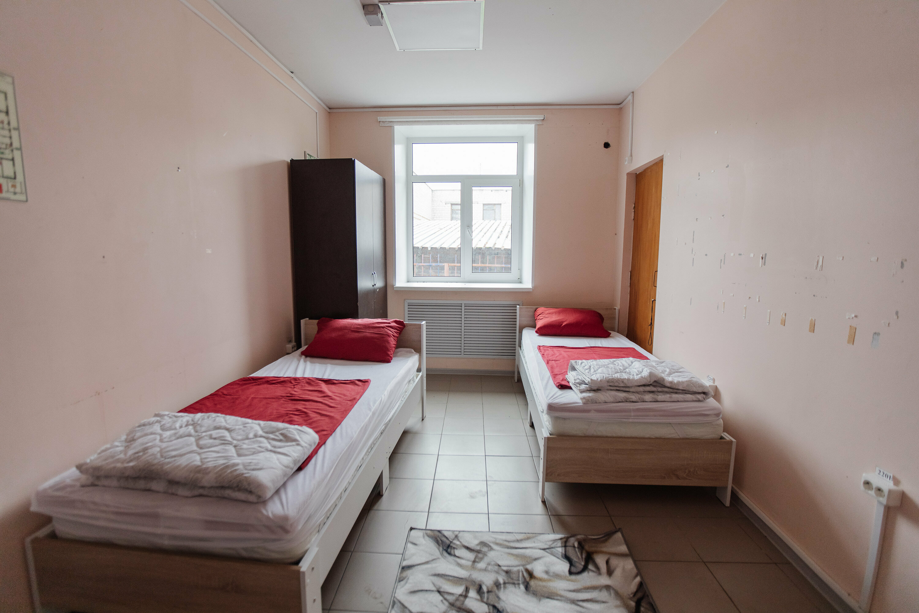 Кровать в общем номере для мужчин