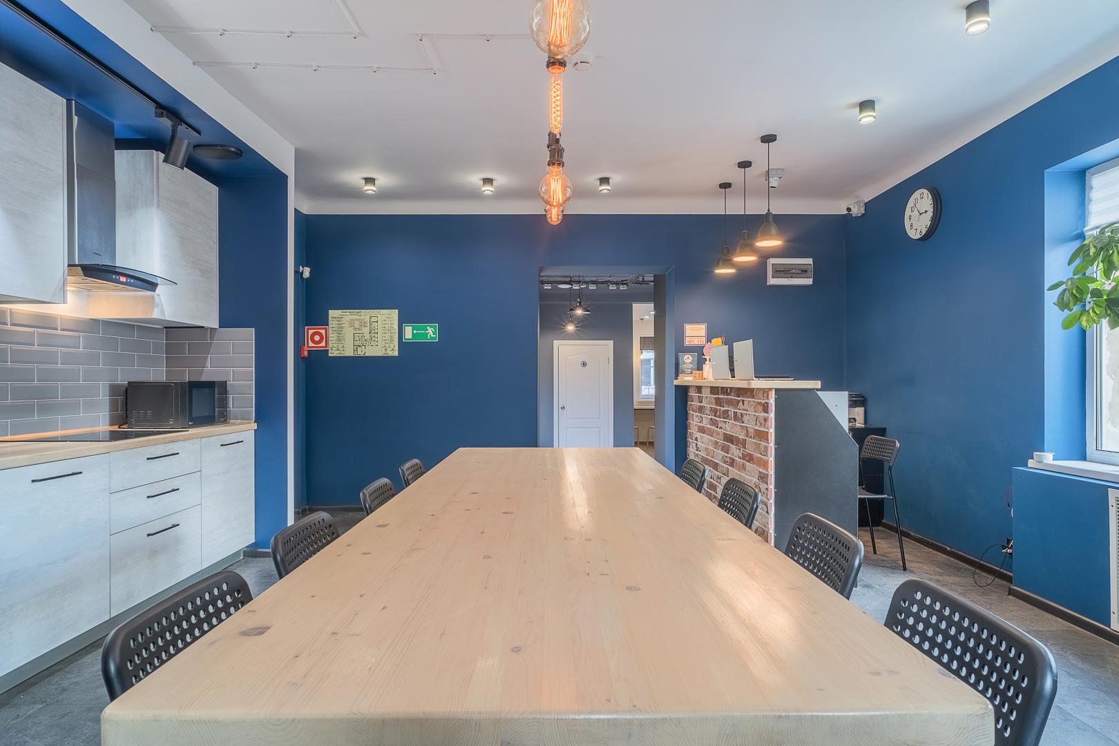 Кровать в общем 6-местном номере для женщин