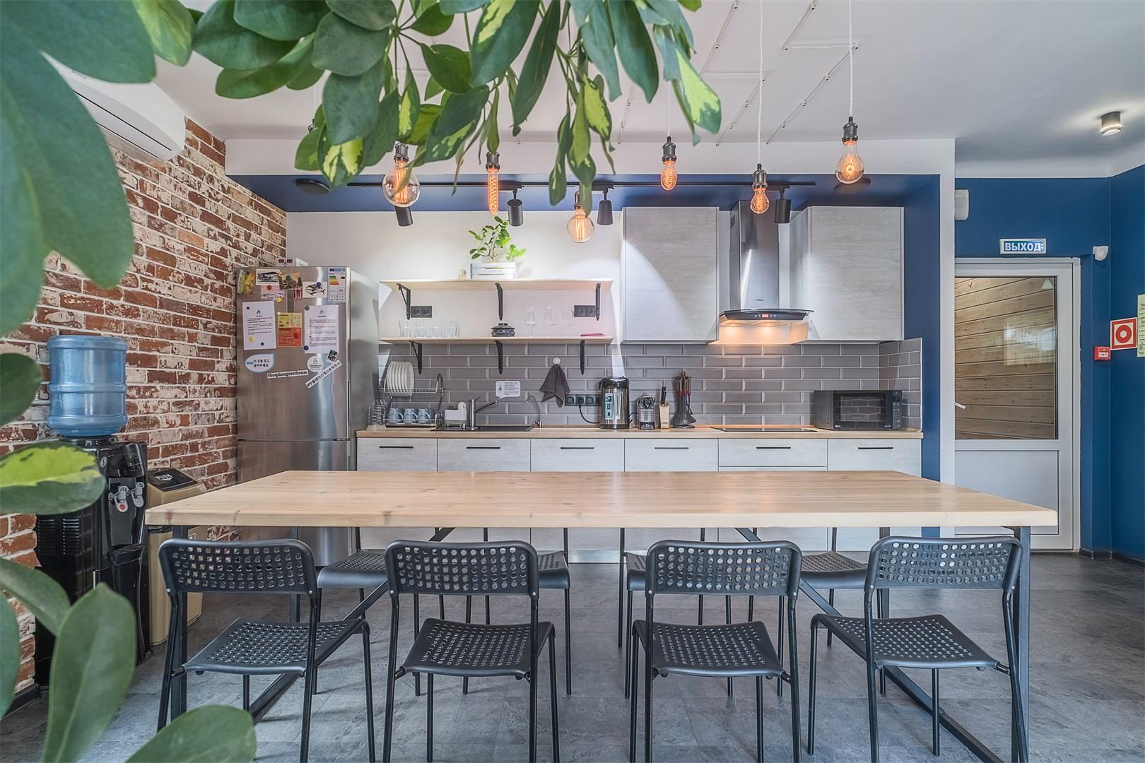 Кровать в общем номере для мужчин с 4 кроватями