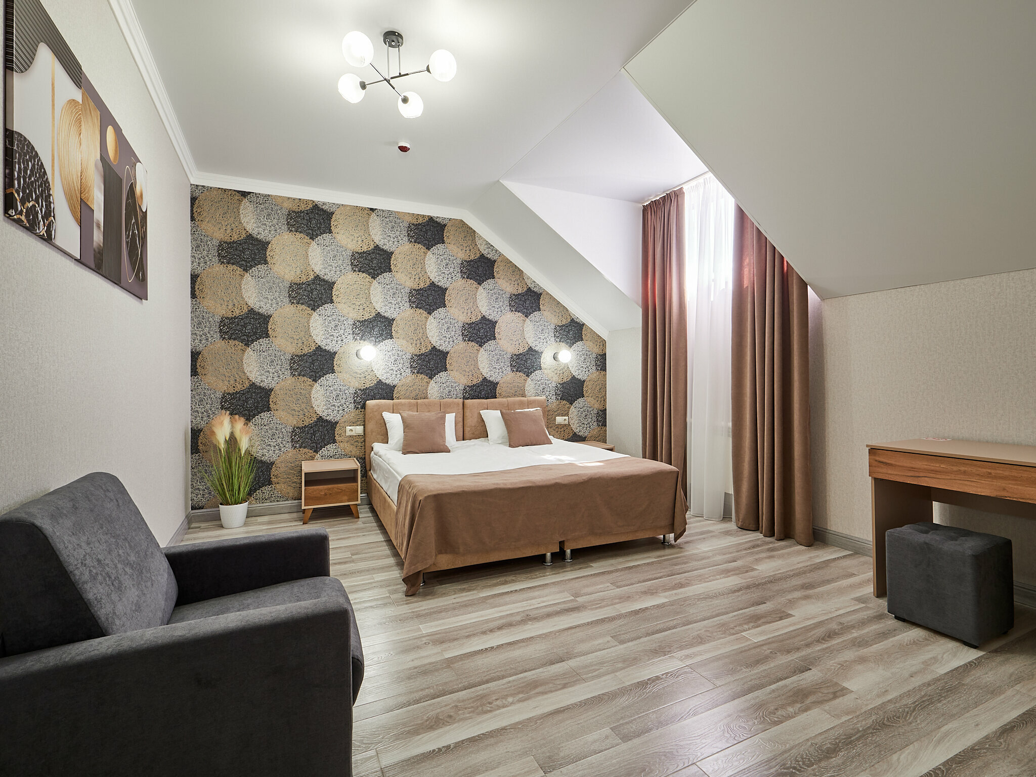 Трехместный номер с балконом