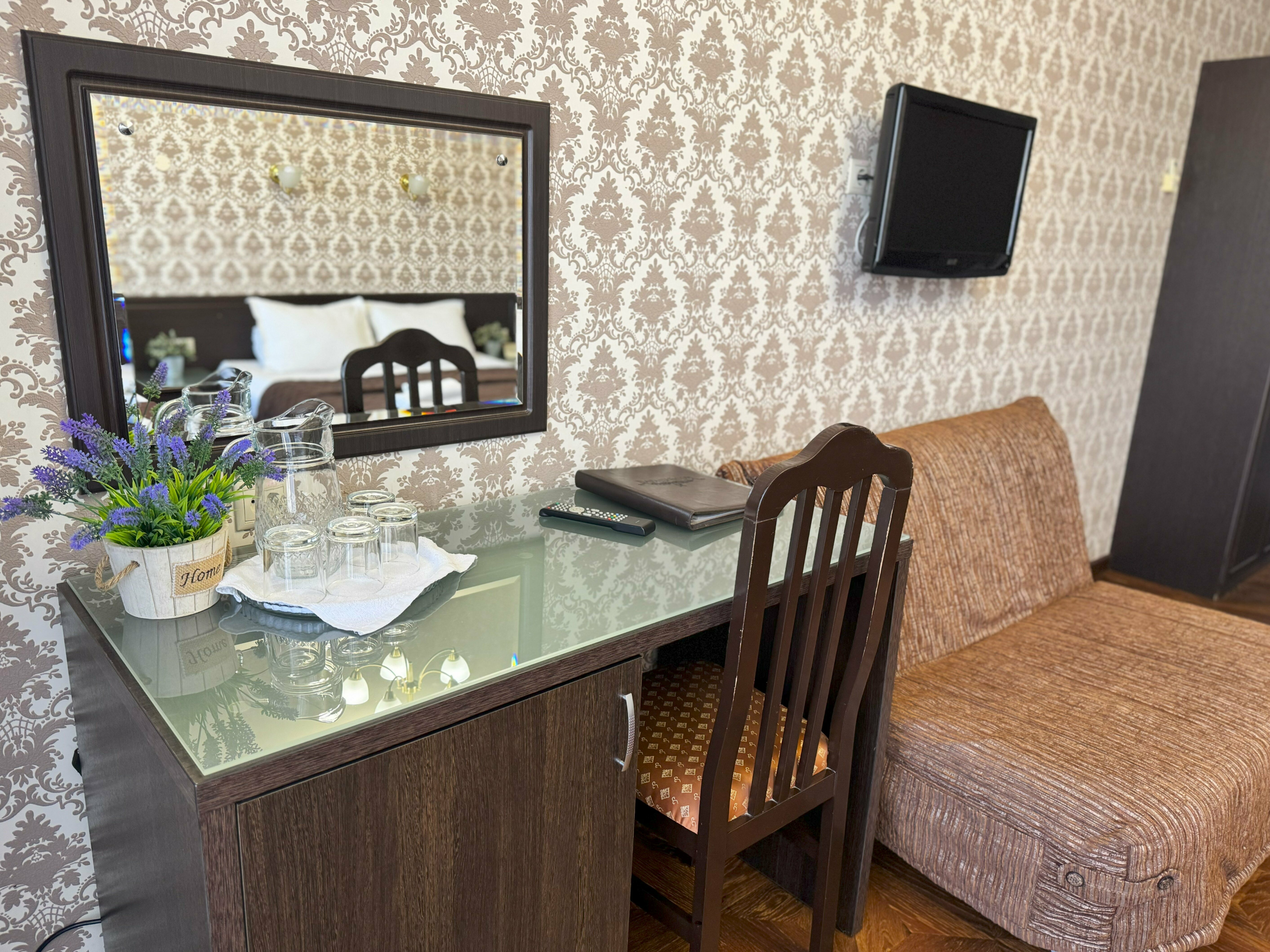 Deluxe трехместный с балконом, вид на бассейн, с доп местом