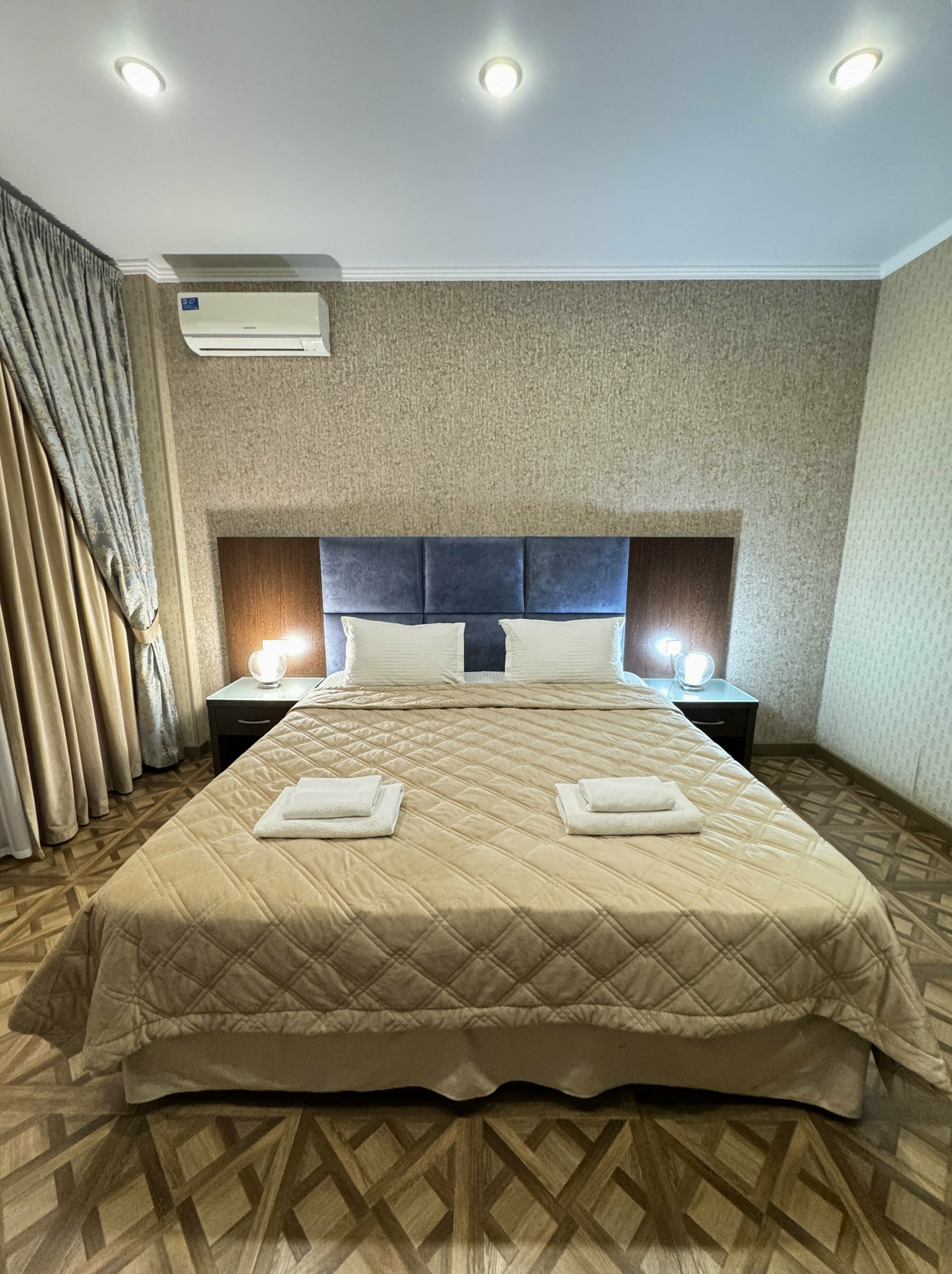 Двухкомнатный семейный номер deluxe (цокольный этаж)