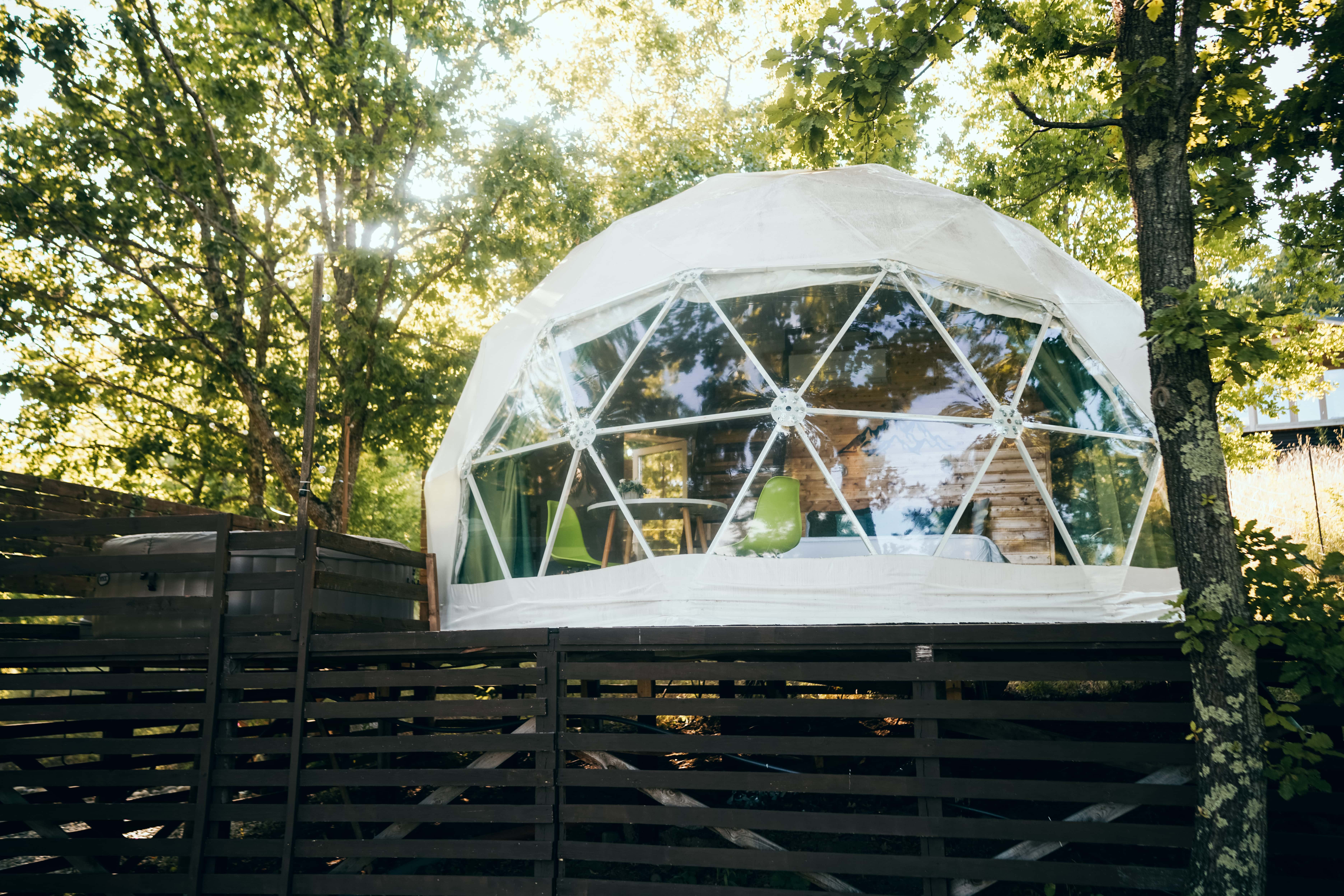 Купол "Делюкс" c горячим бассейном-джакузи (оплачивается дополнительно)