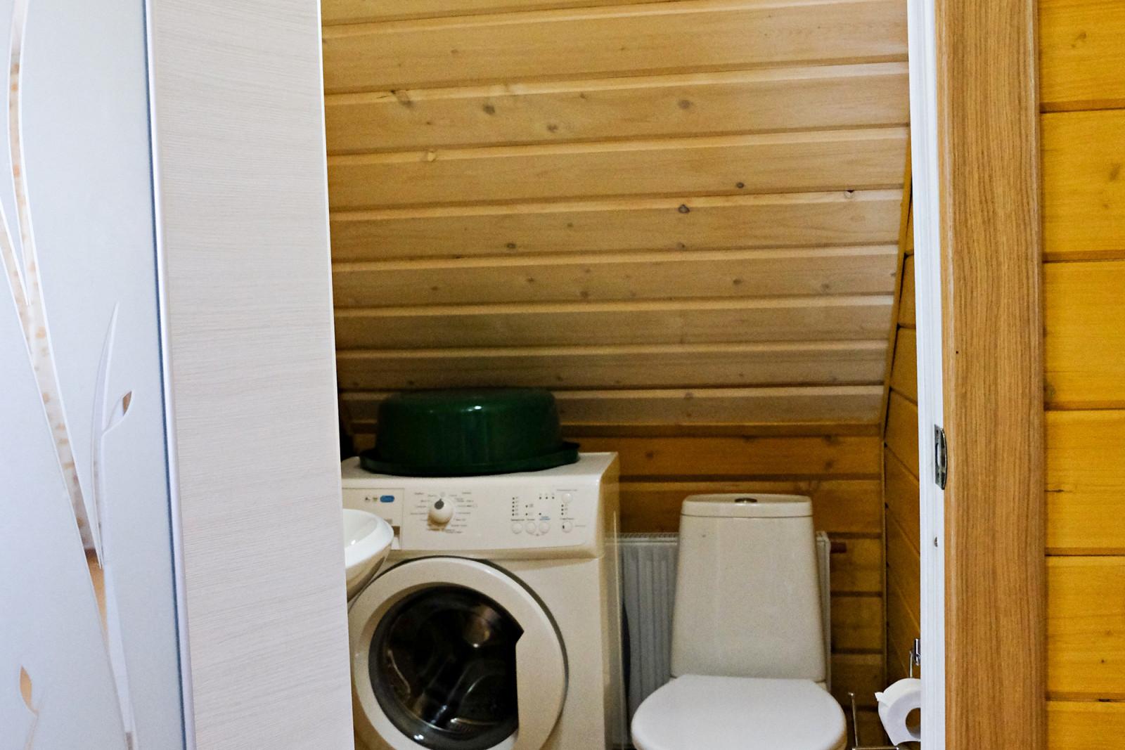 Коттедж с балконом