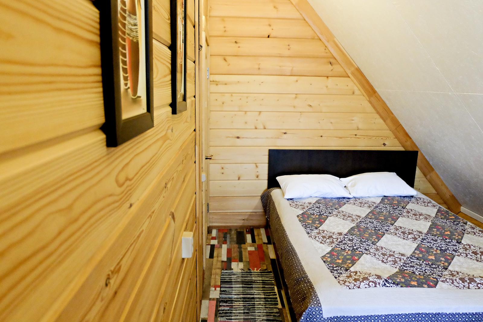 Коттедж с балконом