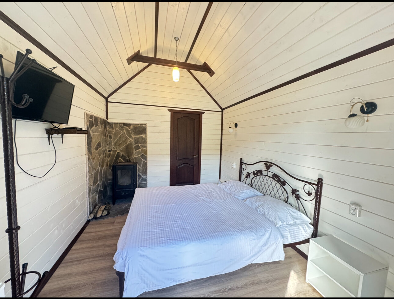 Бунгало  с видом на реку и горы