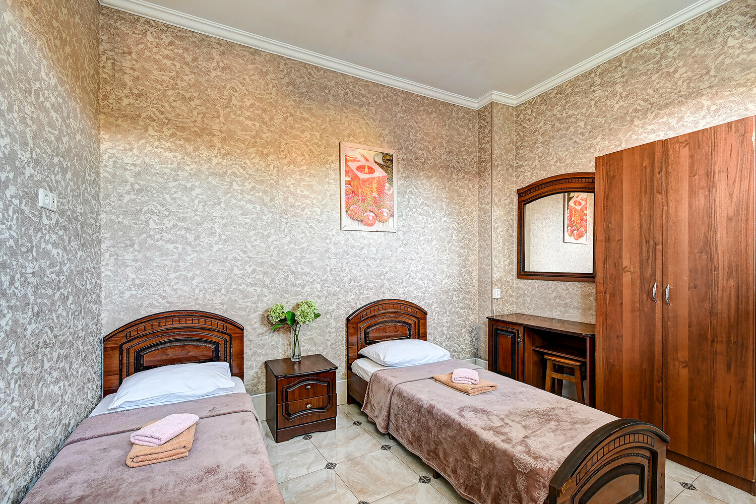 Двухместный номер эконом-класса с 2 отдельными кроватями