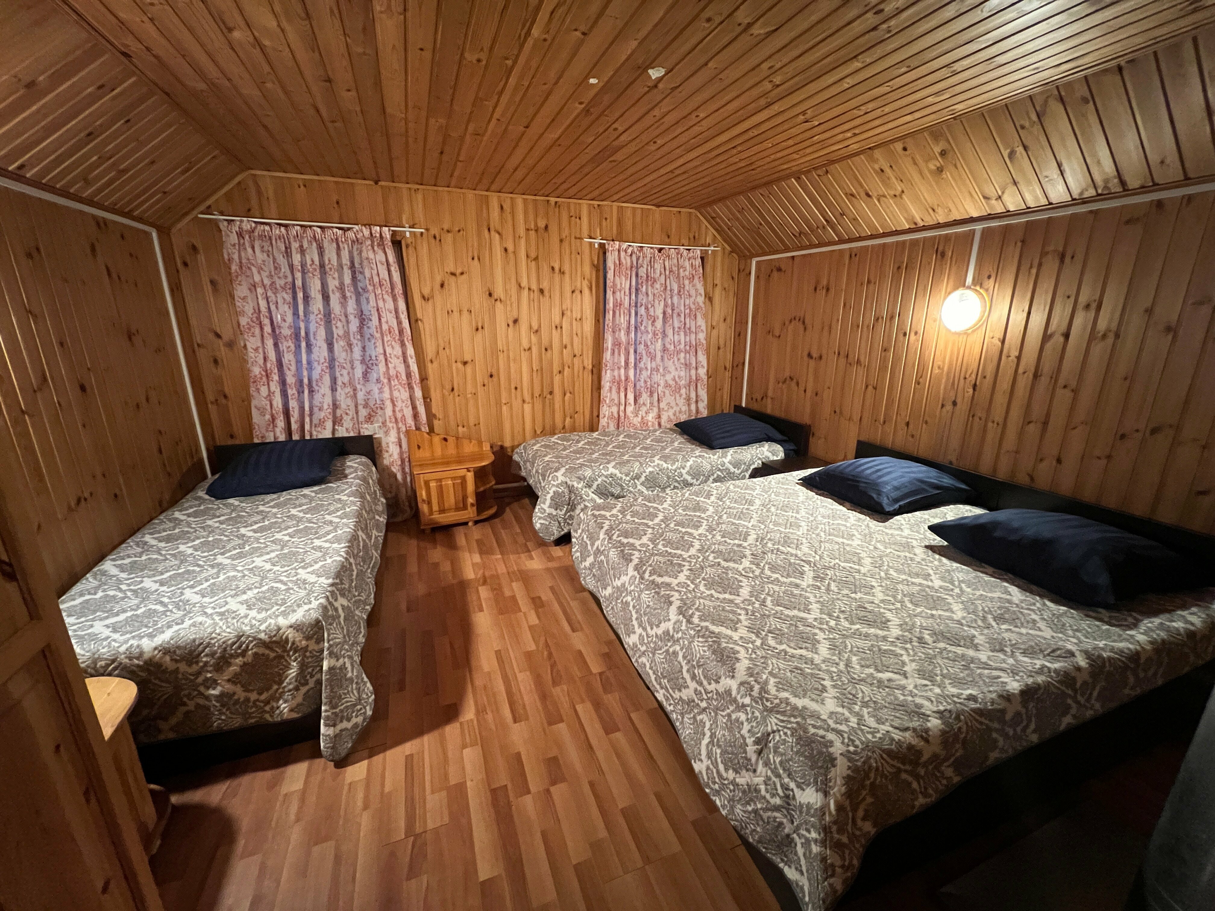 Большой коттедж с видом на залив