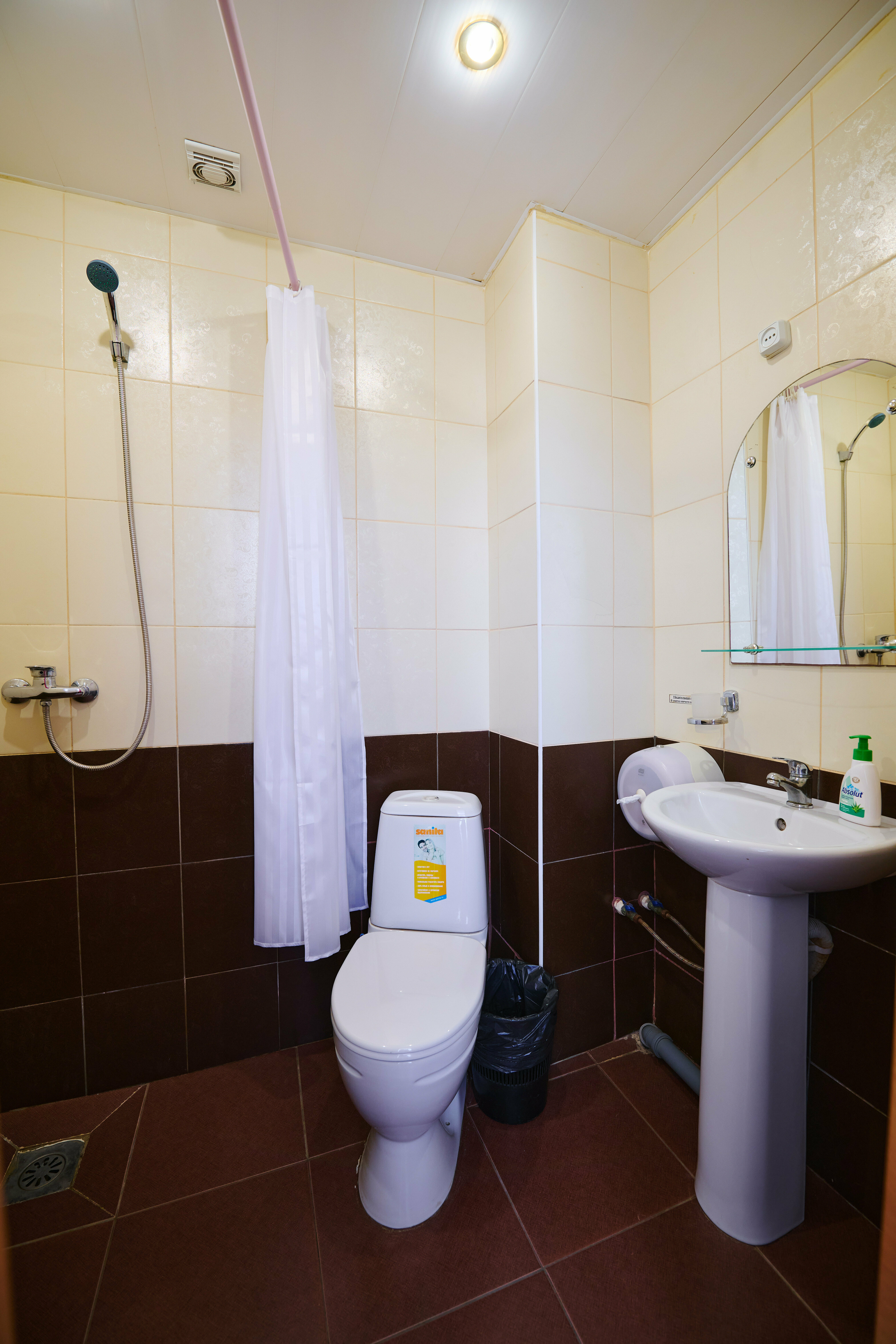 Двухместный номер с 2 отдельными кроватями и душем