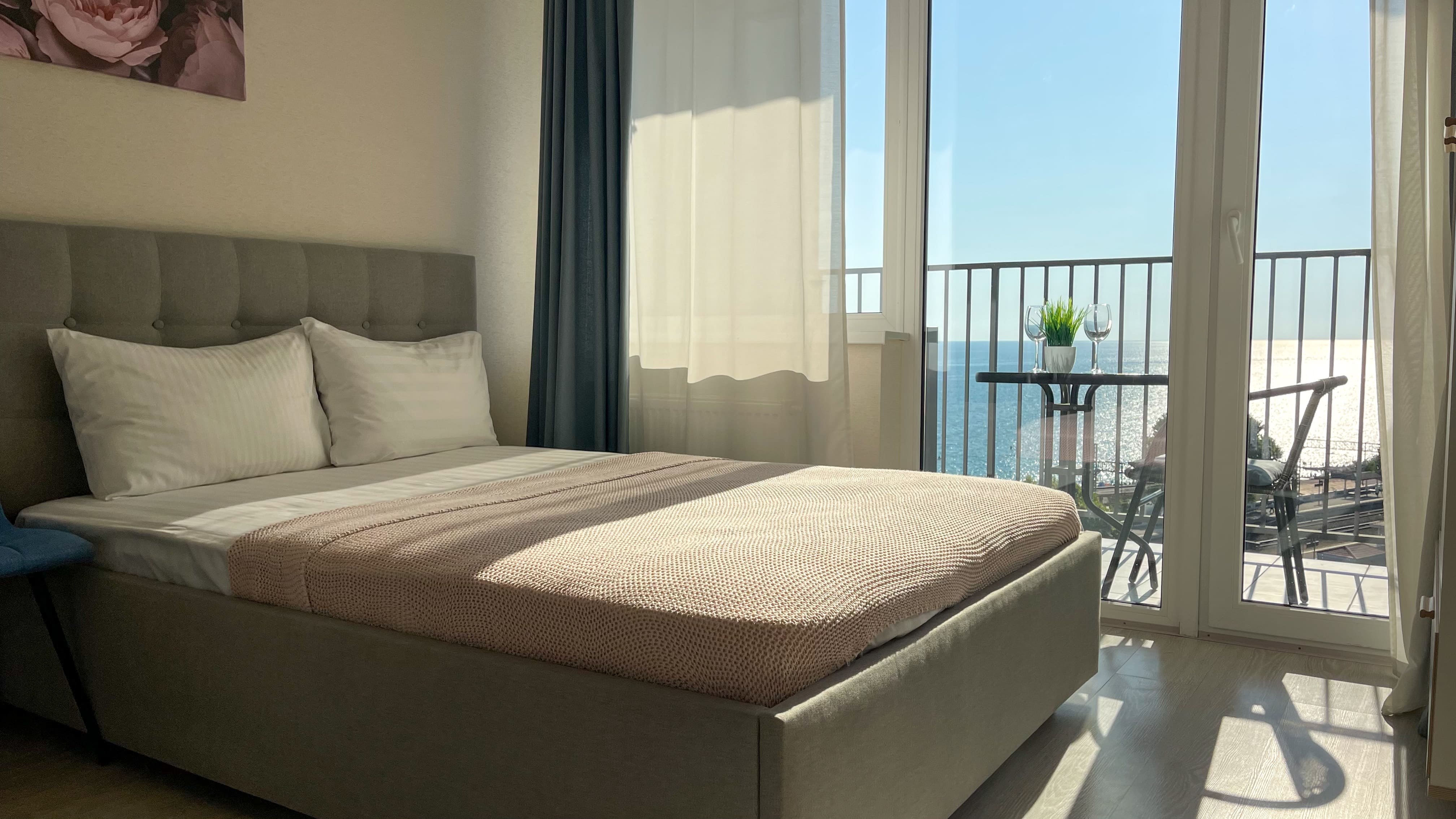 Апартаменты с балконом