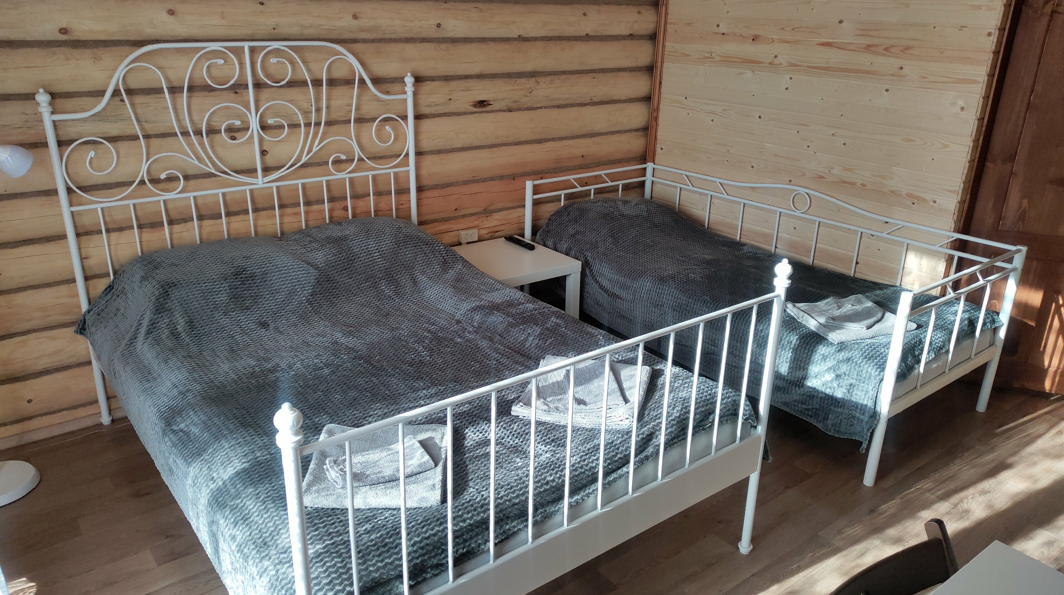 Семейный номер с видом на озеро