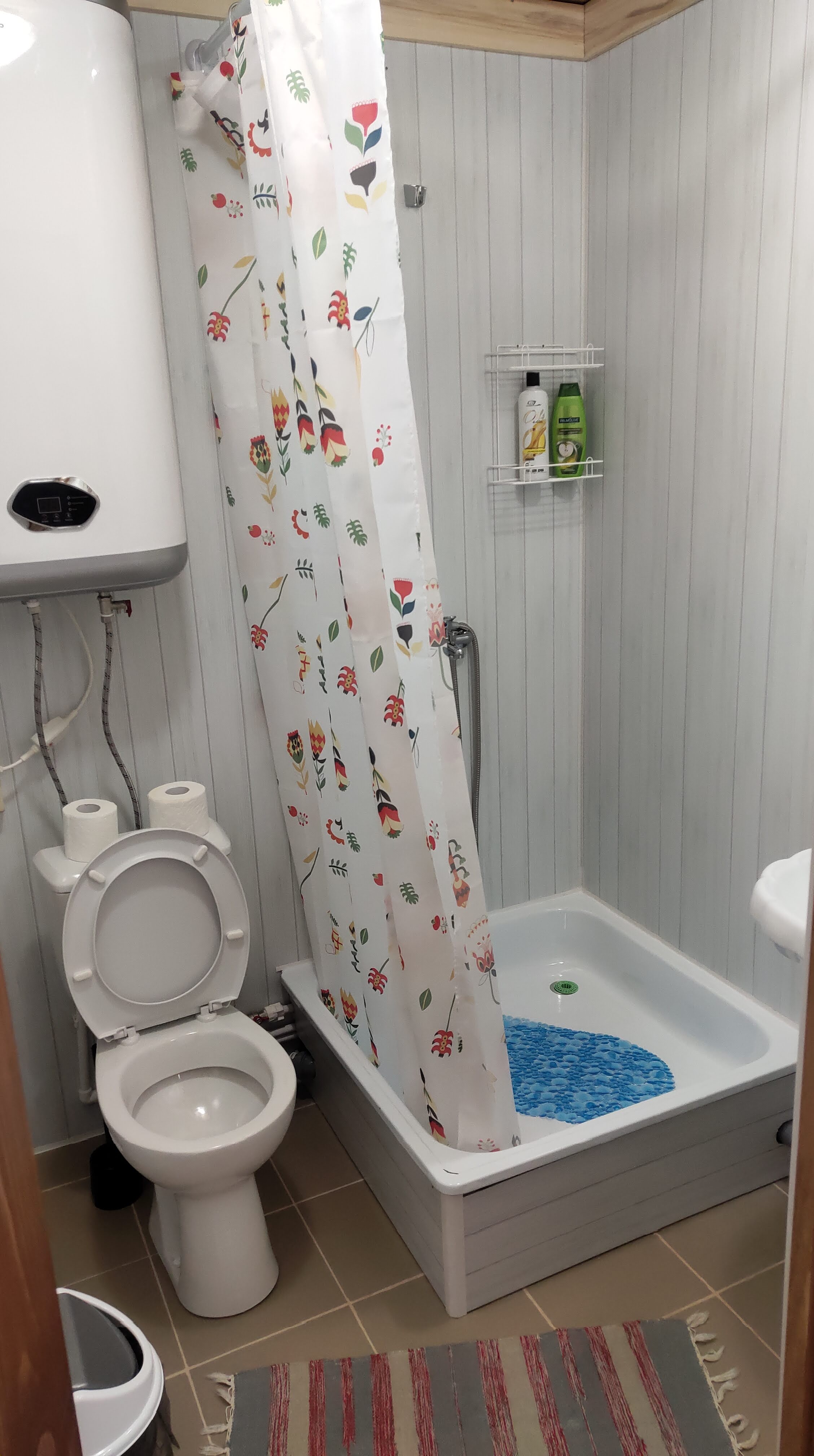 Семейный номер с видом на озеро