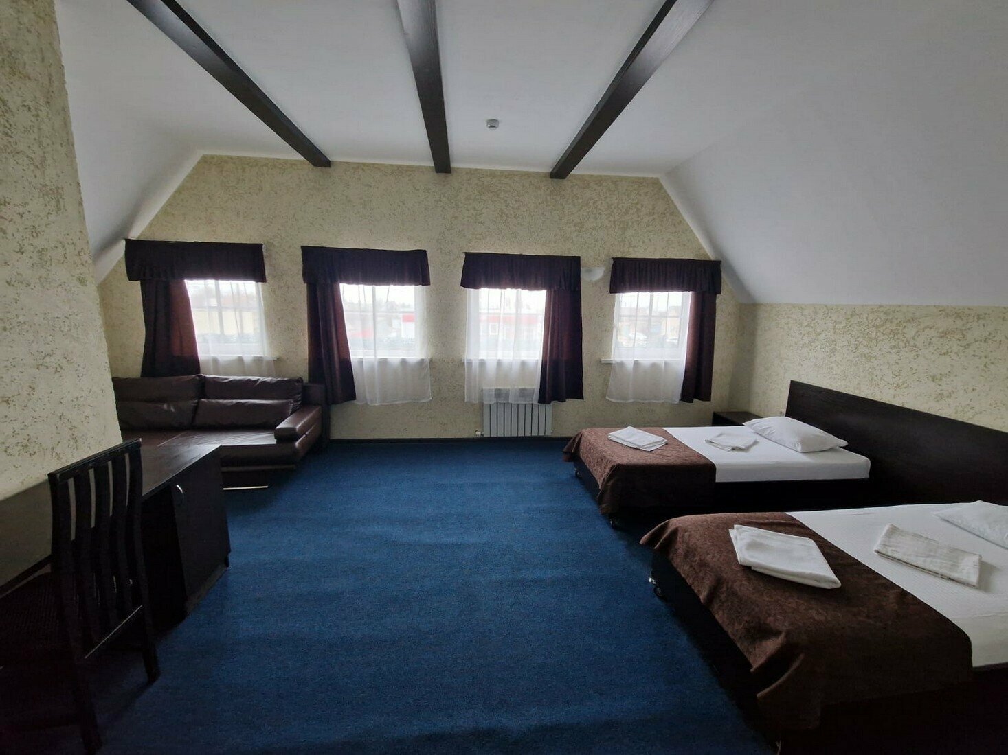 Улучшенный четырехместный номер