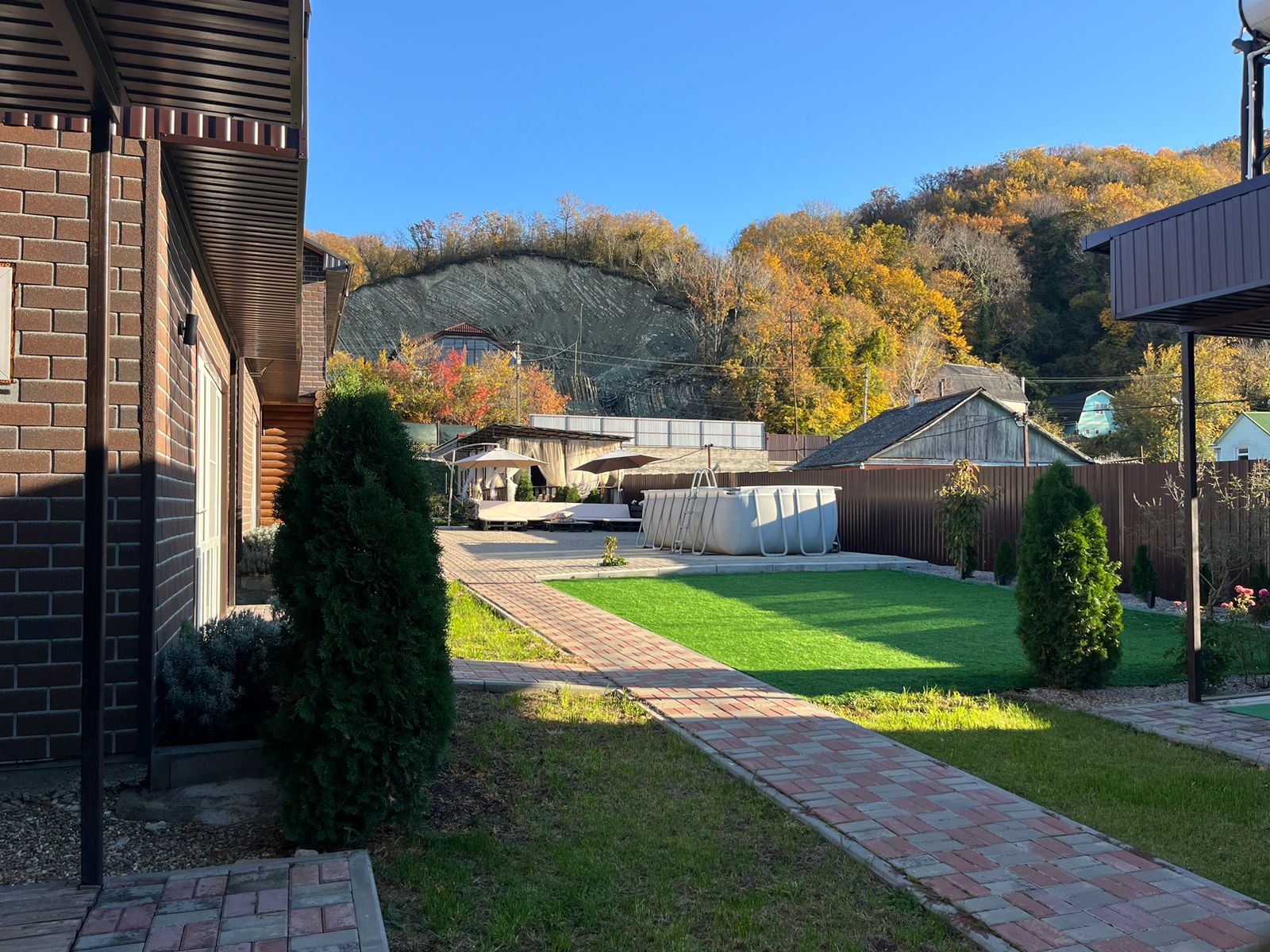 Номер-студия с кроватью размера "king-size" и диван-кроватью