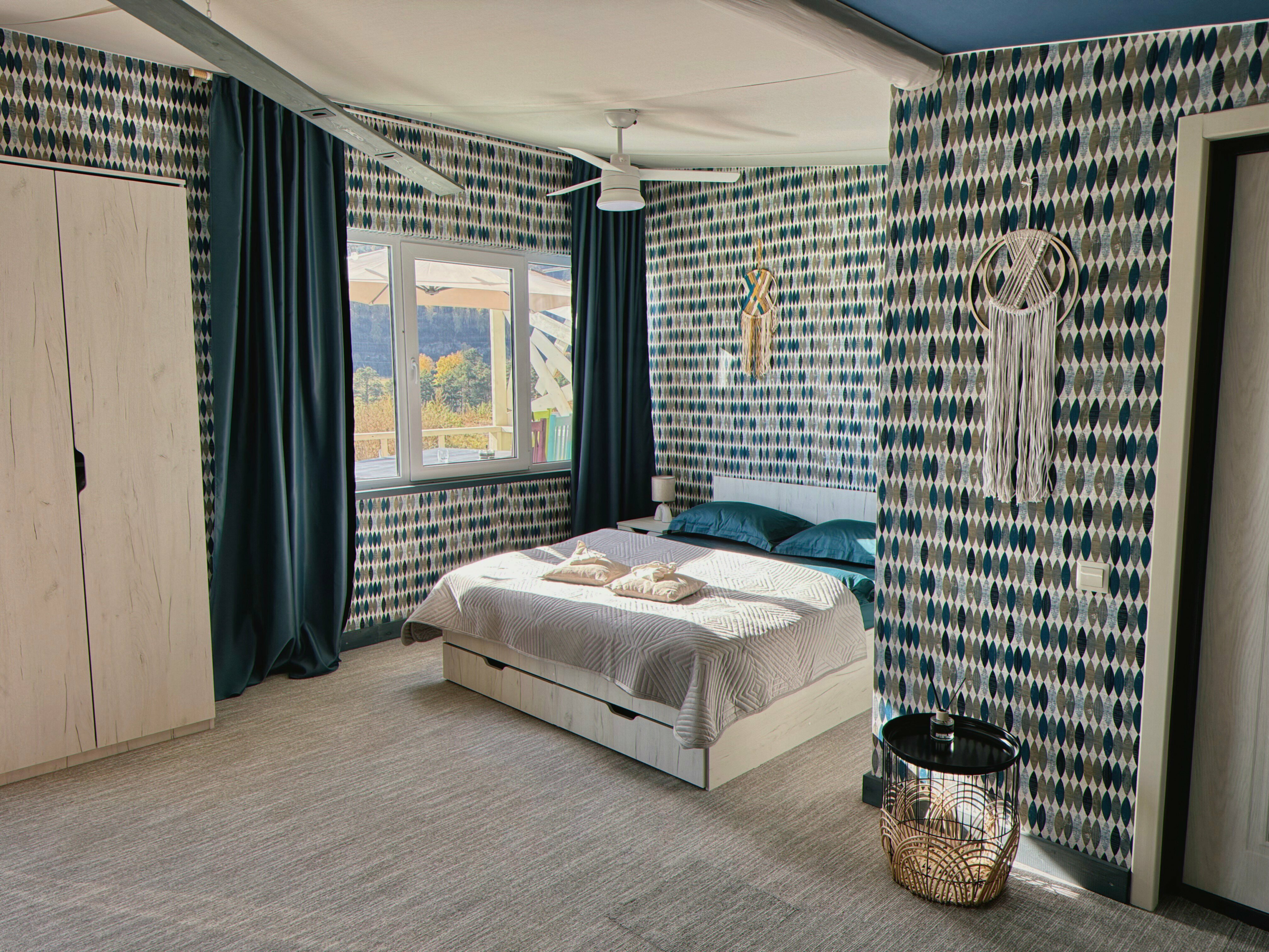 Четырехместный номер с видом на горы