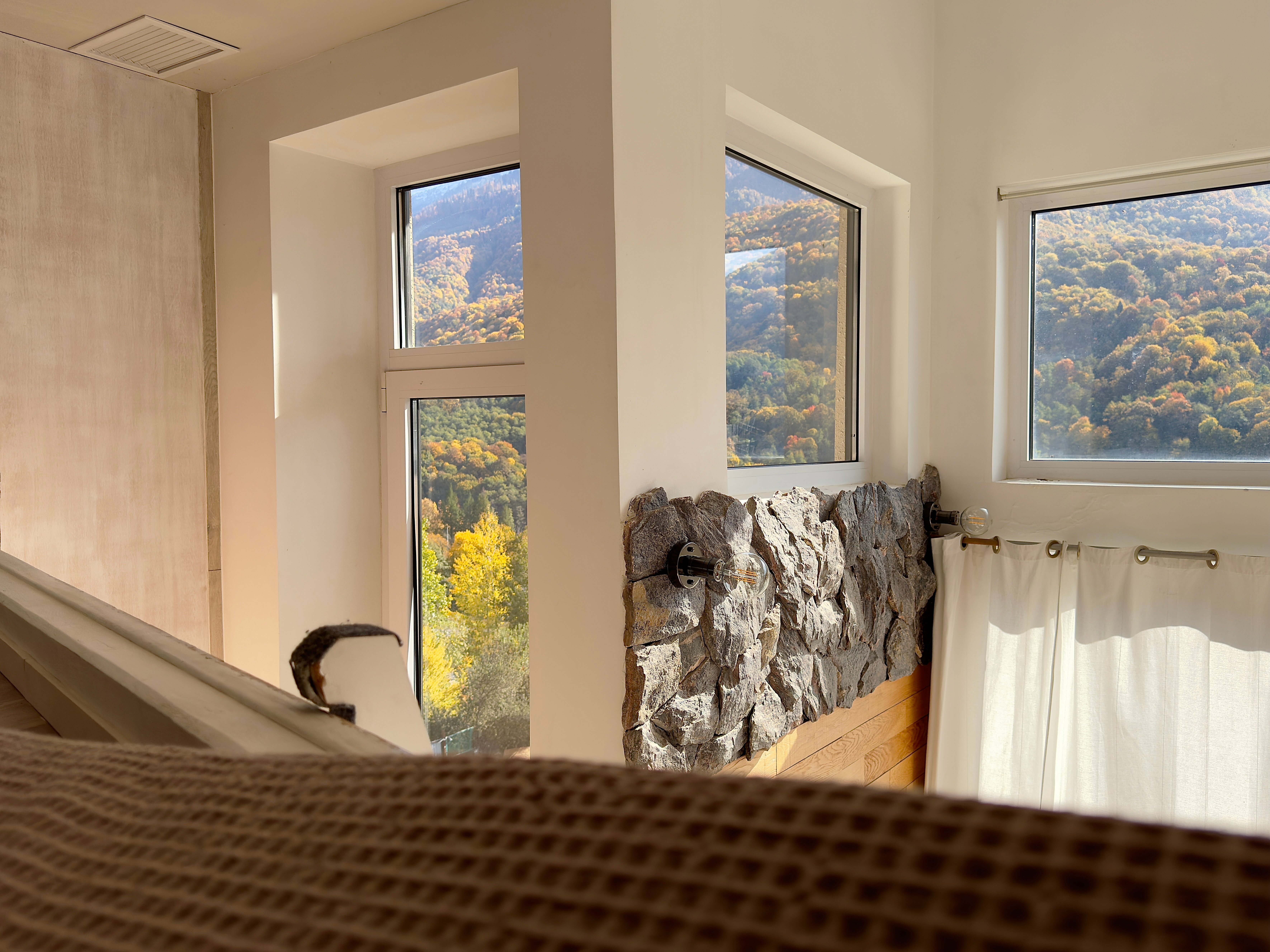 Четырехместный номер с видом на горы