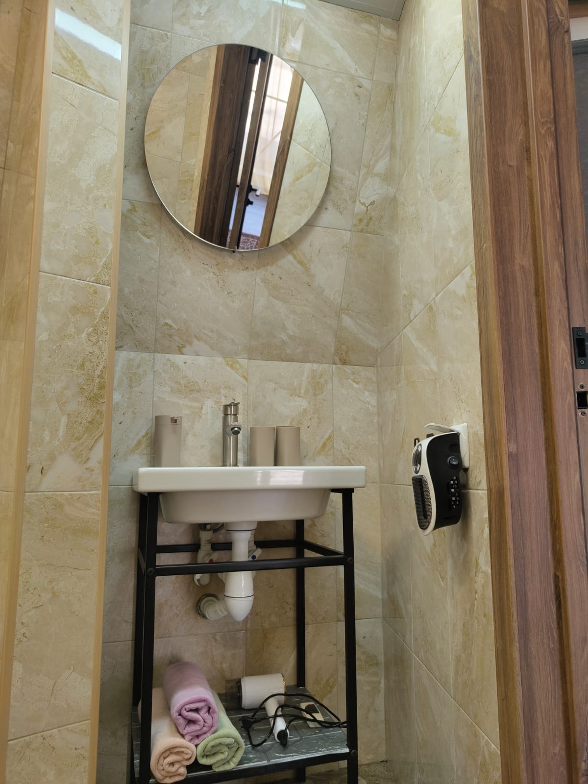 Cемейный номер с собственной ванной комнатой